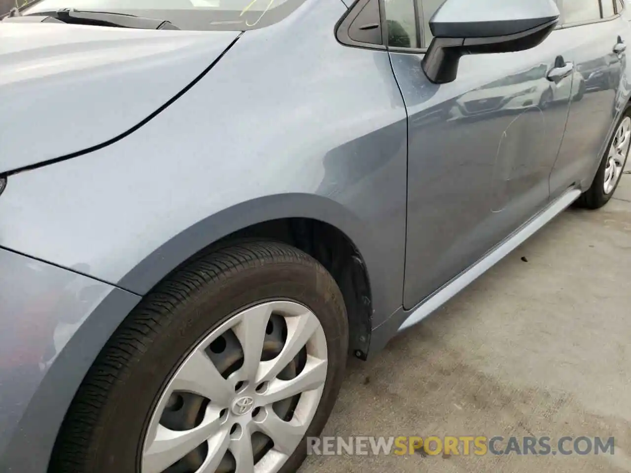 9 Photograph of a damaged car JTDEPRAE6LJ052697 TOYOTA COROLLA 2020