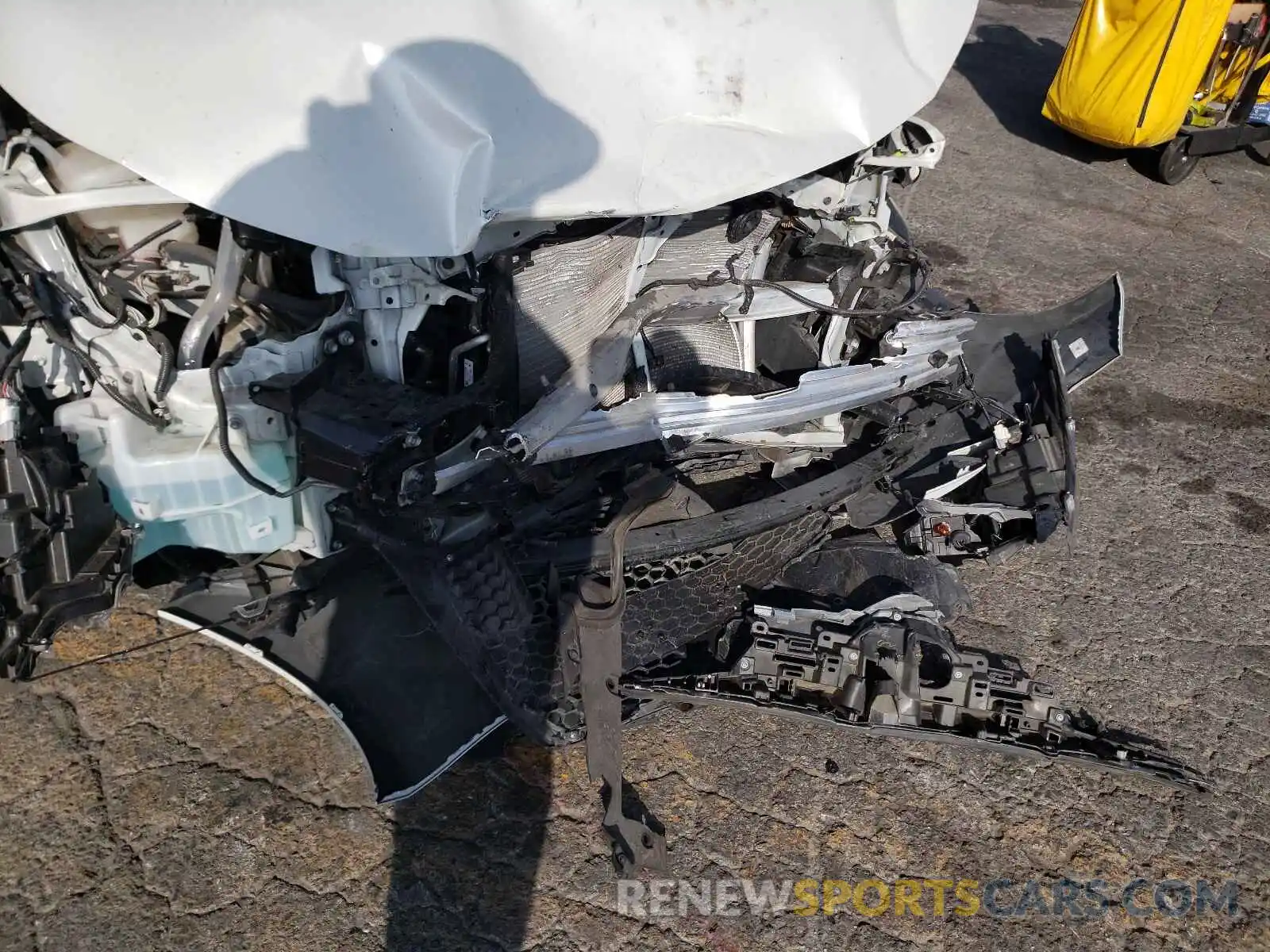 9 Photograph of a damaged car JTDEPRAE6LJ056698 TOYOTA COROLLA 2020