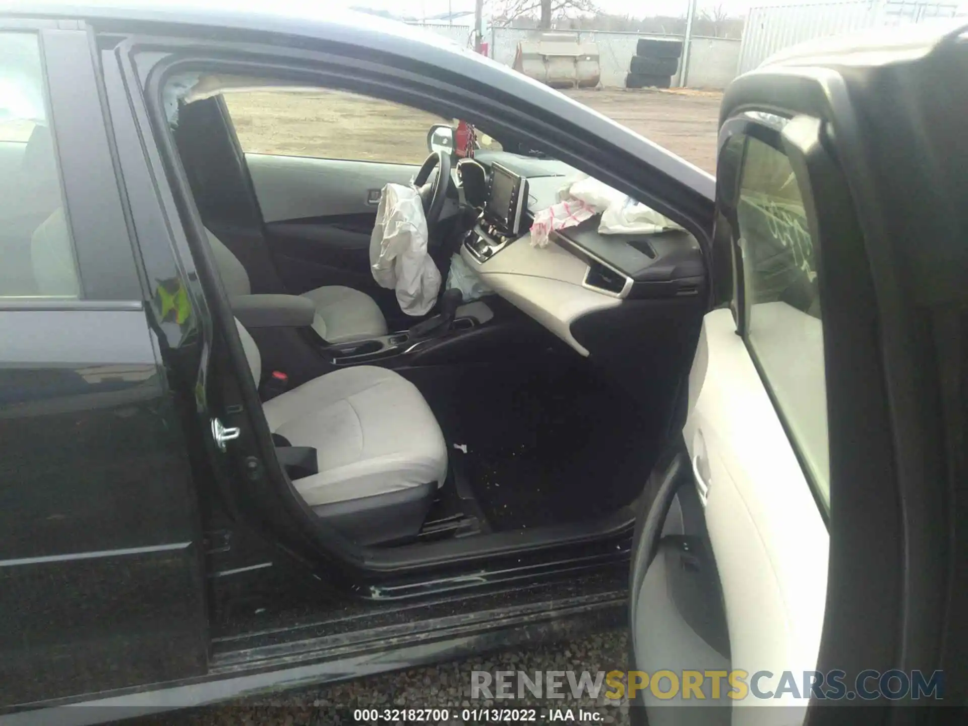 5 Photograph of a damaged car JTDEPRAE6LJ057267 TOYOTA COROLLA 2020