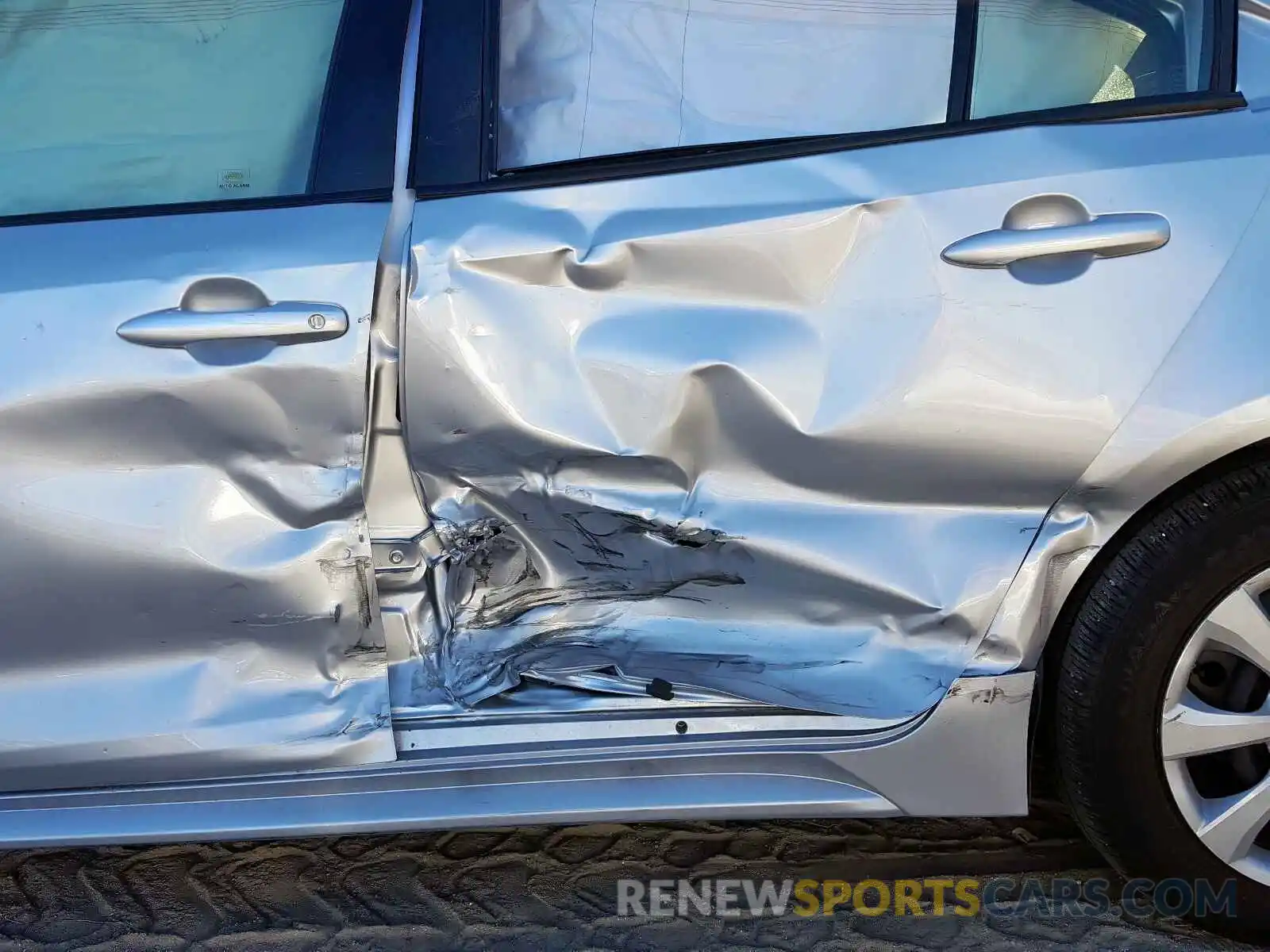 9 Photograph of a damaged car JTDEPRAE6LJ059097 TOYOTA COROLLA 2020