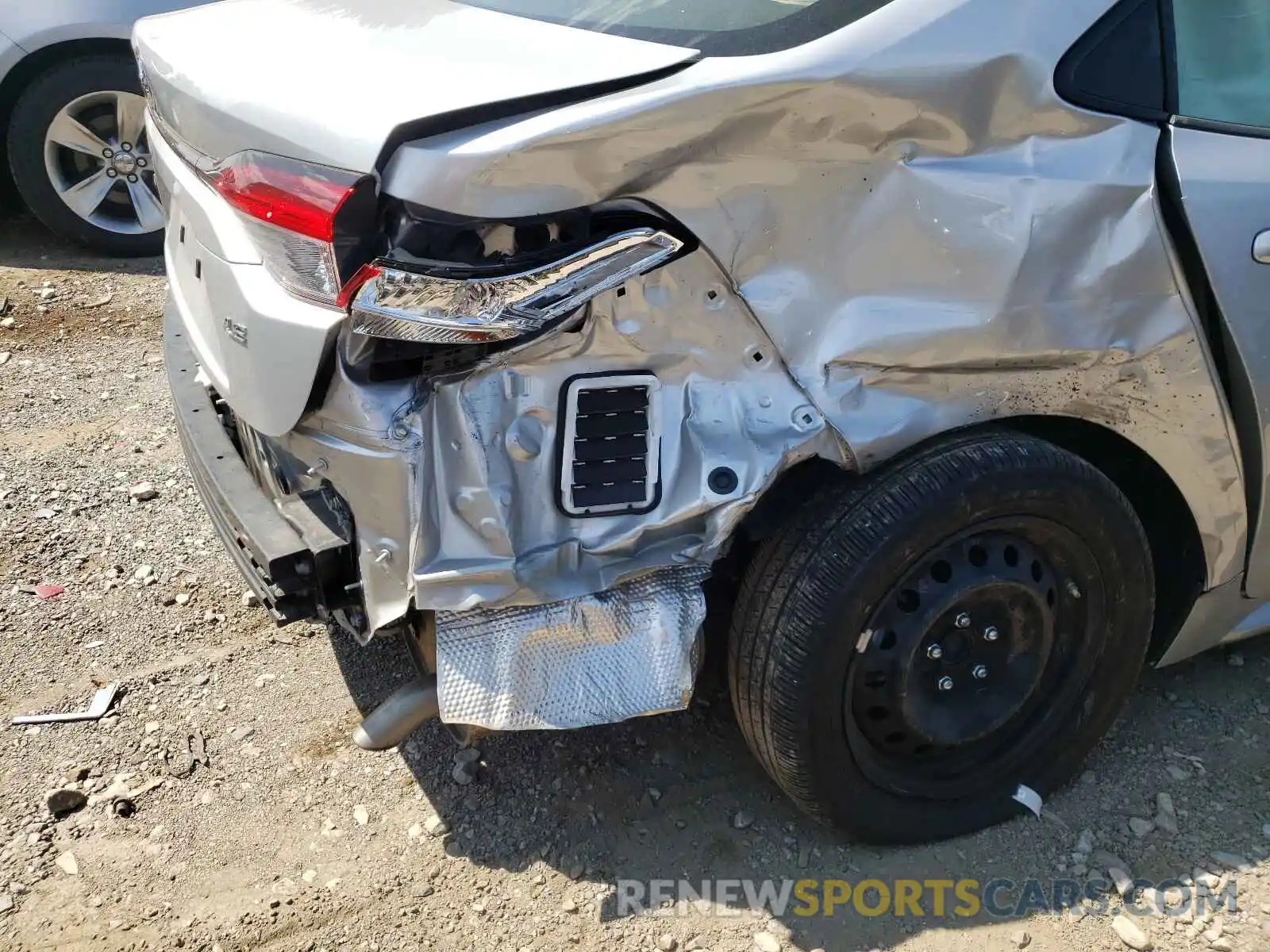 9 Photograph of a damaged car JTDEPRAE6LJ062369 TOYOTA COROLLA 2020