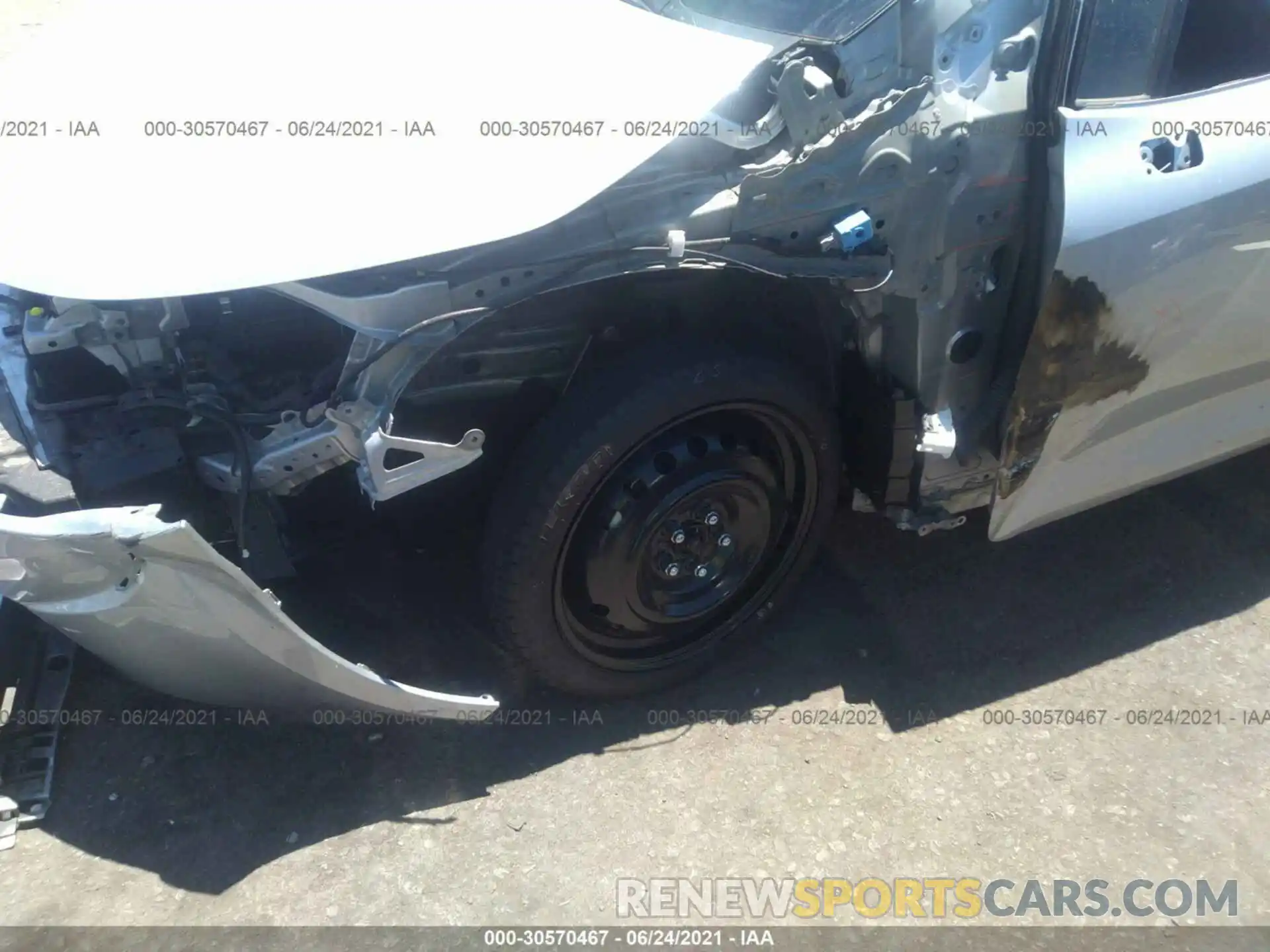 6 Photograph of a damaged car JTDEPRAE6LJ069631 TOYOTA COROLLA 2020