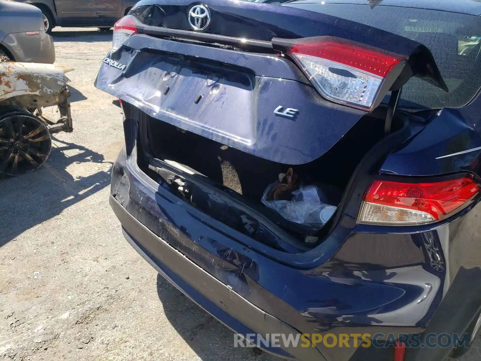 9 Photograph of a damaged car JTDEPRAE6LJ074392 TOYOTA COROLLA 2020