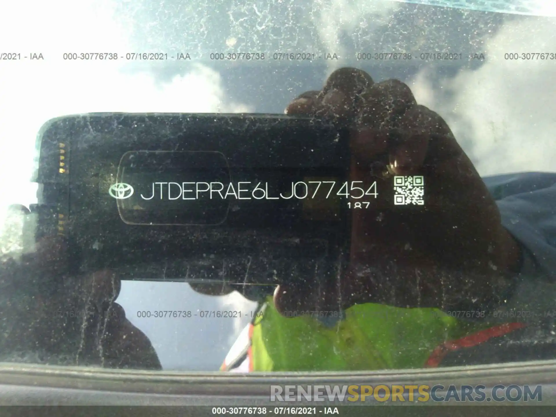 9 Photograph of a damaged car JTDEPRAE6LJ077454 TOYOTA COROLLA 2020