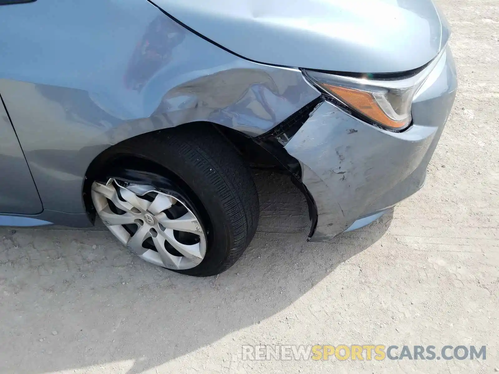 9 Photograph of a damaged car JTDEPRAE6LJ078569 TOYOTA COROLLA 2020