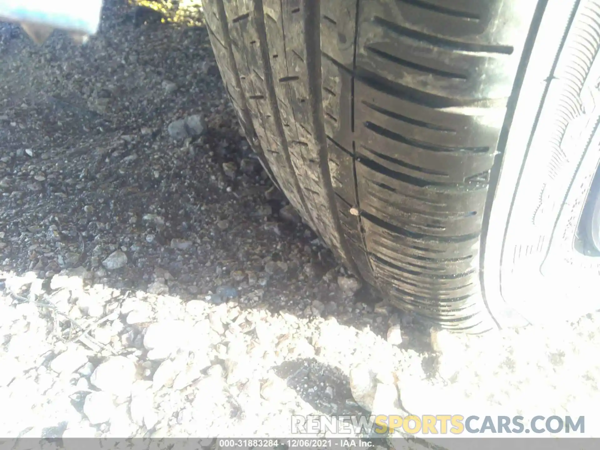 15 Photograph of a damaged car JTDEPRAE6LJ081696 TOYOTA COROLLA 2020