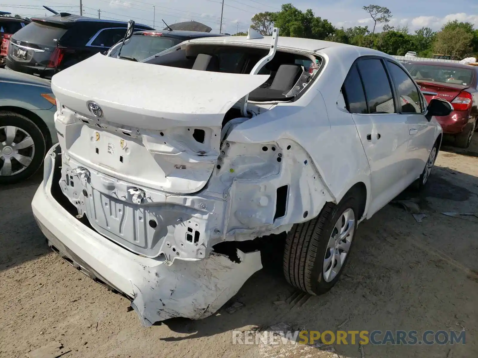 4 Photograph of a damaged car JTDEPRAE6LJ082766 TOYOTA COROLLA 2020