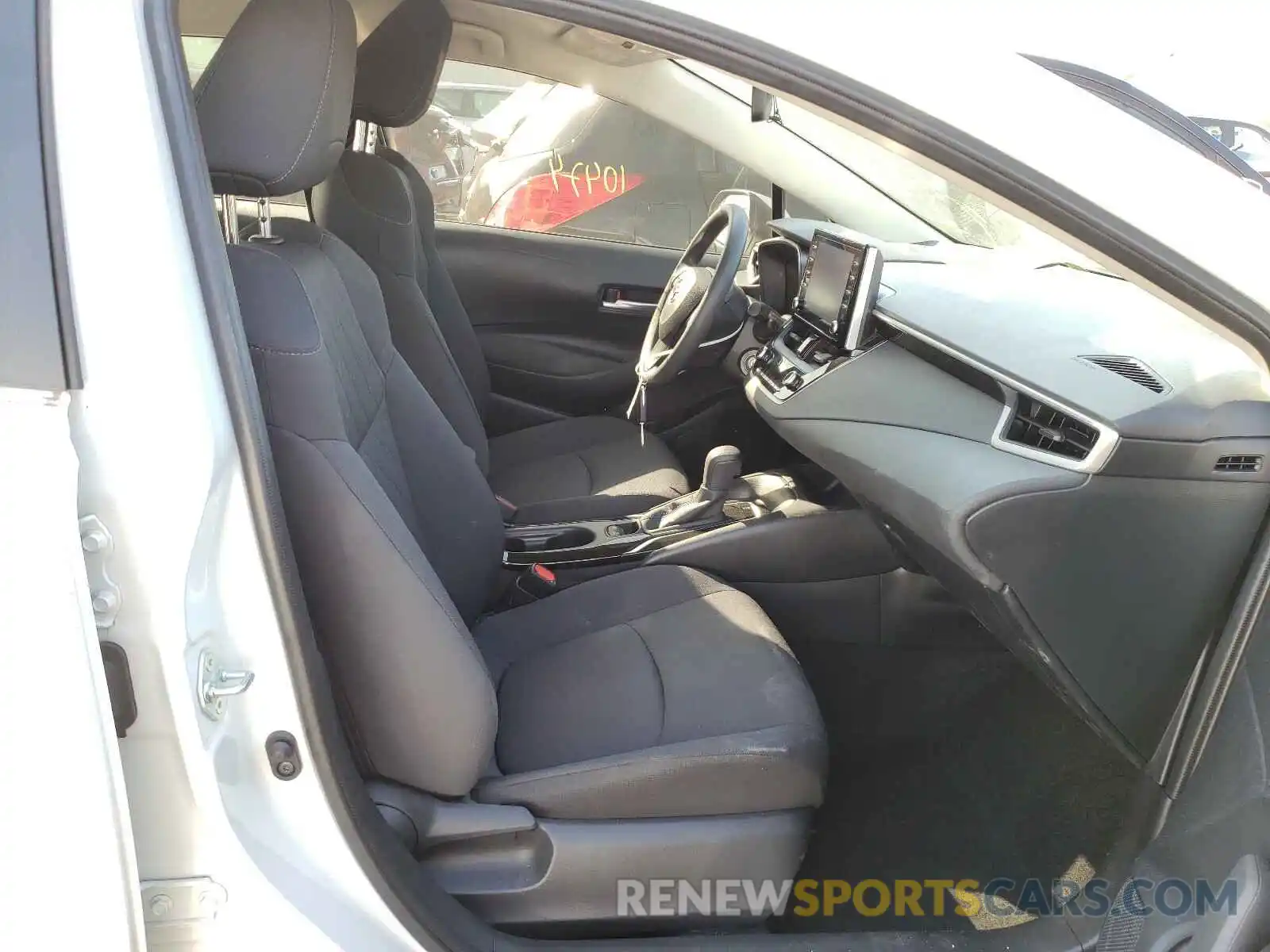 5 Photograph of a damaged car JTDEPRAE6LJ082766 TOYOTA COROLLA 2020