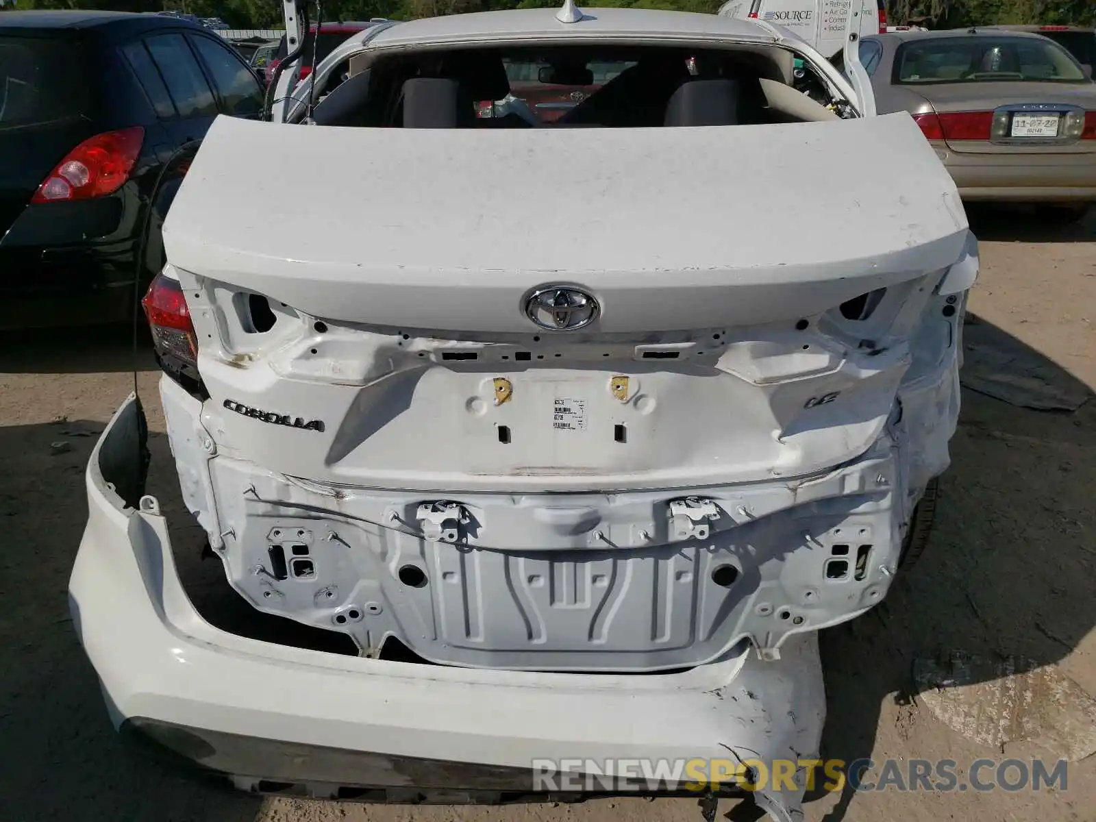 9 Photograph of a damaged car JTDEPRAE6LJ082766 TOYOTA COROLLA 2020