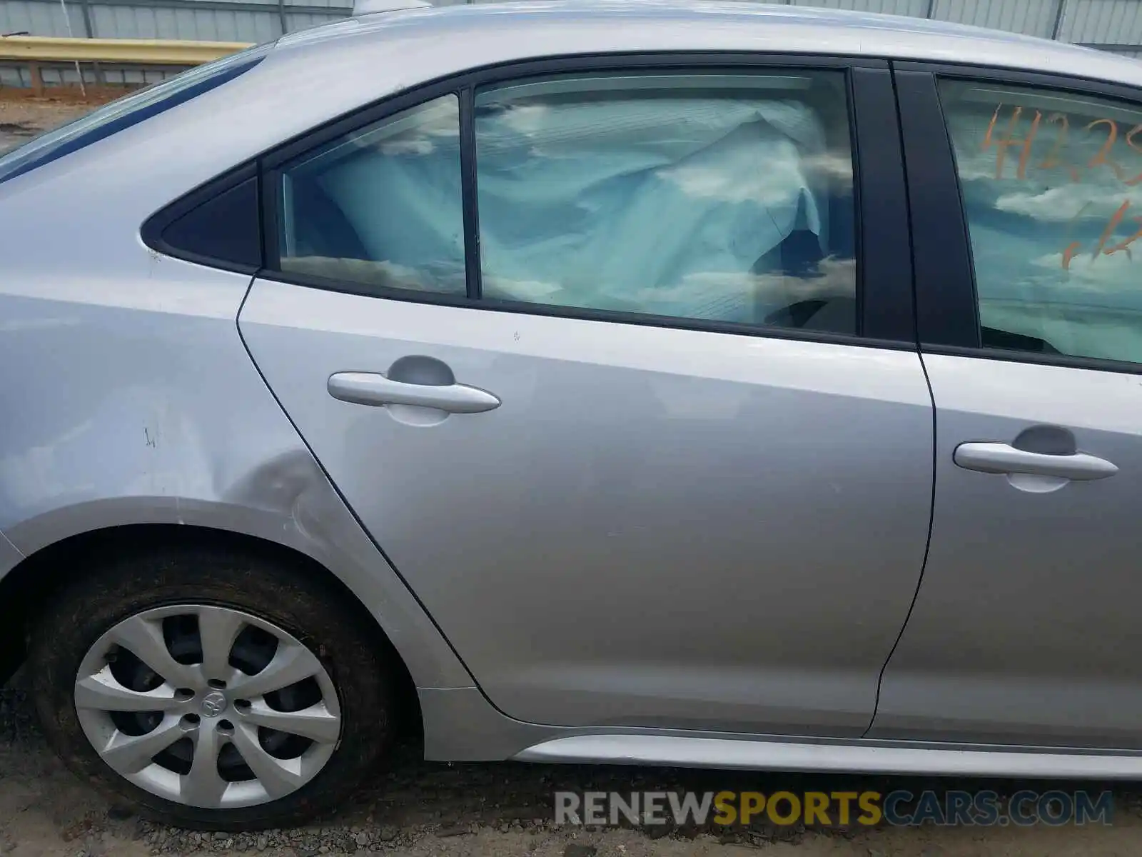 9 Photograph of a damaged car JTDEPRAE6LJ085246 TOYOTA COROLLA 2020