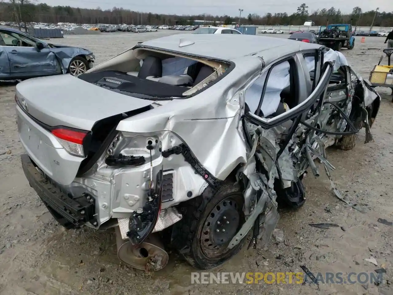 4 Photograph of a damaged car JTDEPRAE6LJ087000 TOYOTA COROLLA 2020