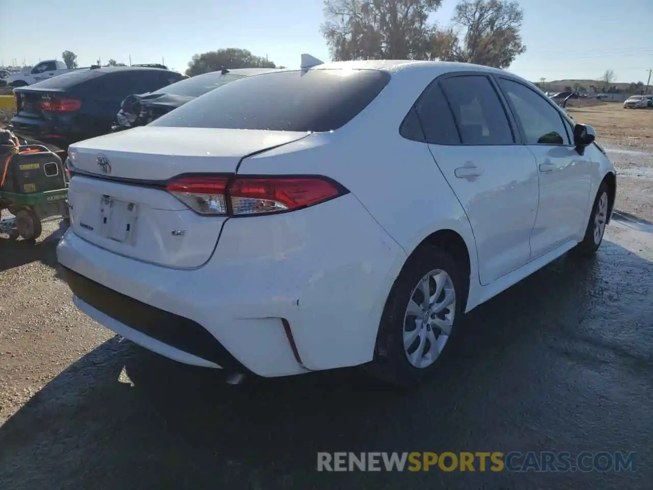 4 Photograph of a damaged car JTDEPRAE6LJ088924 TOYOTA COROLLA 2020