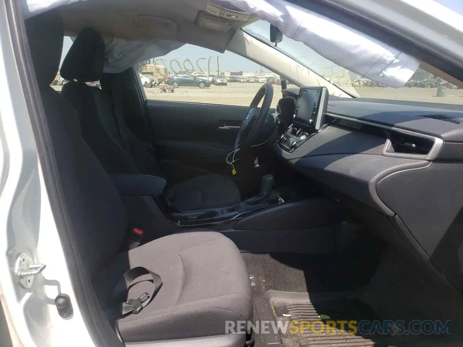 5 Photograph of a damaged car JTDEPRAE6LJ091631 TOYOTA COROLLA 2020