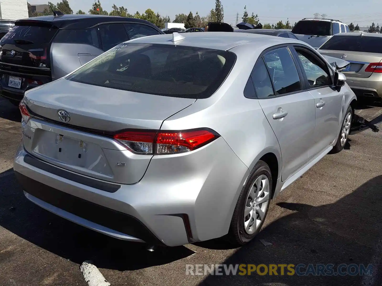 4 Photograph of a damaged car JTDEPRAE6LJ093895 TOYOTA COROLLA 2020