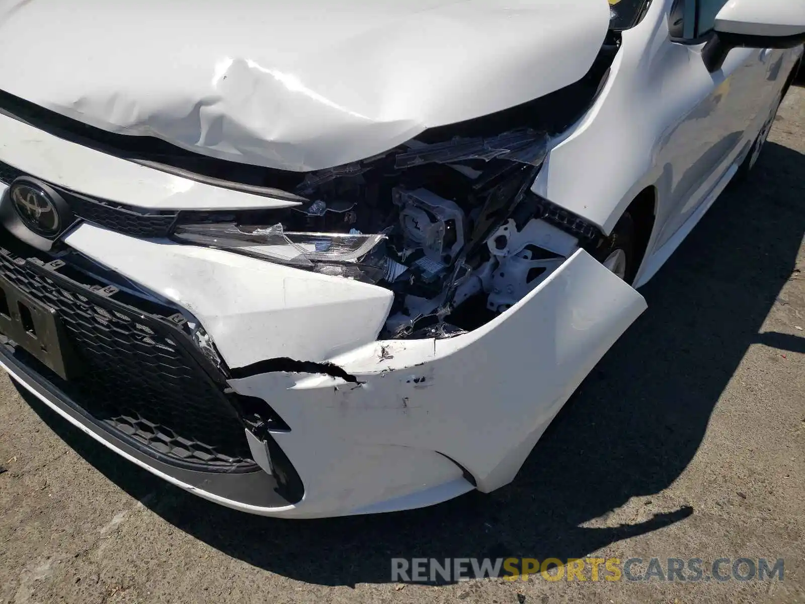 9 Photograph of a damaged car JTDEPRAE6LJ094609 TOYOTA COROLLA 2020