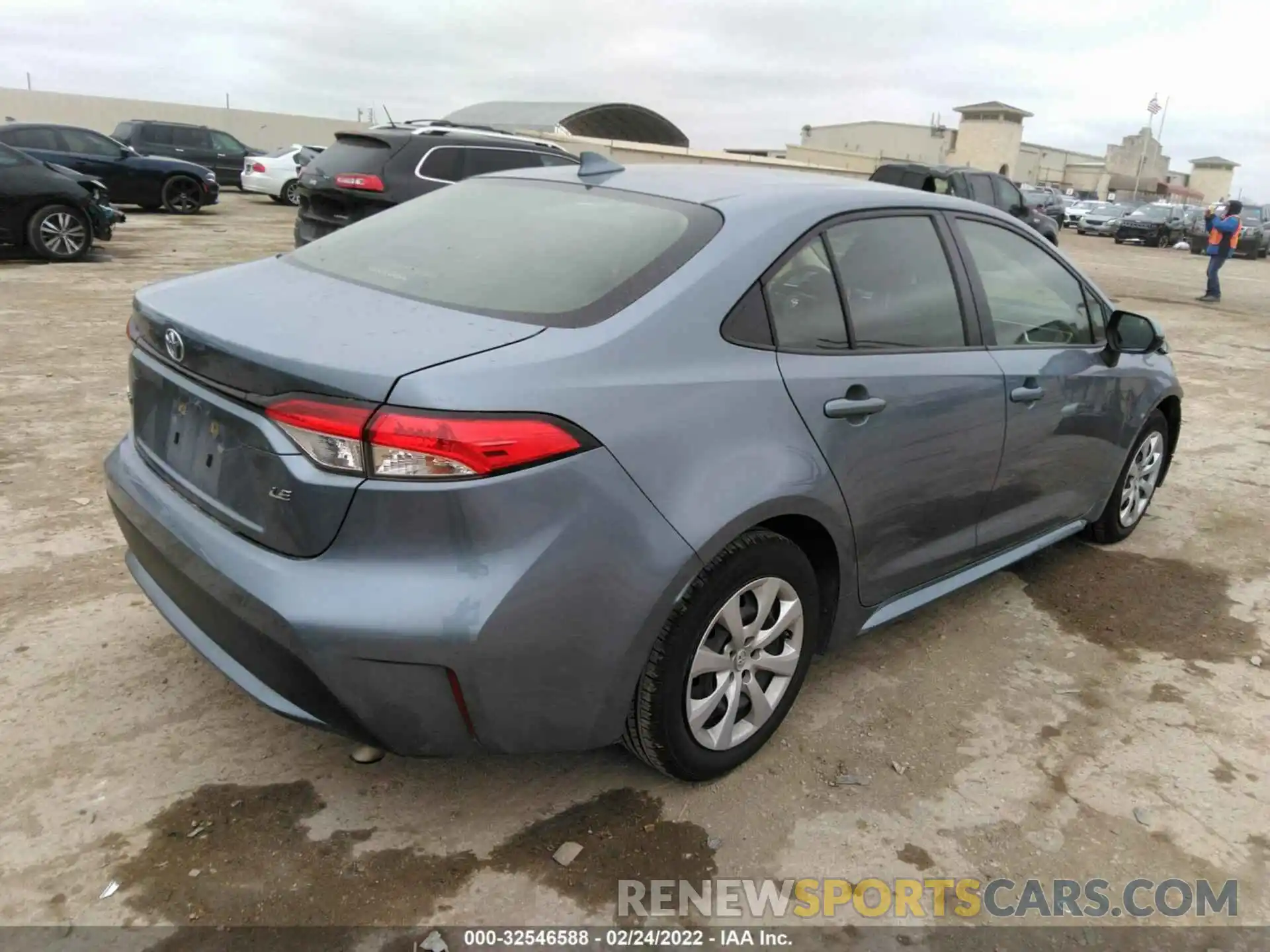 4 Photograph of a damaged car JTDEPRAE6LJ095811 TOYOTA COROLLA 2020