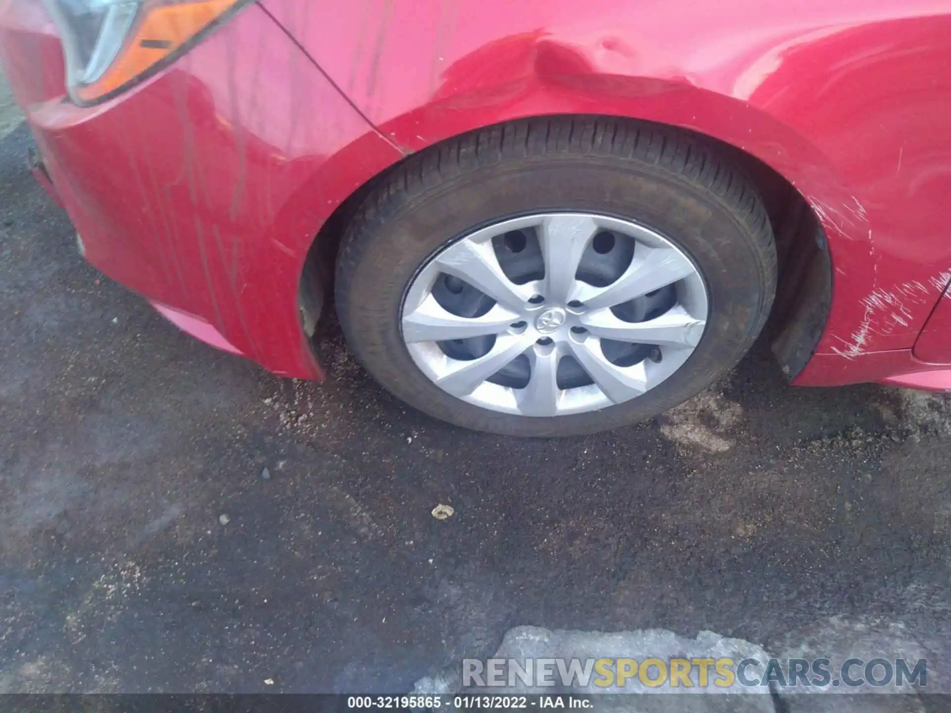 13 Photograph of a damaged car JTDEPRAE6LJ096280 TOYOTA COROLLA 2020