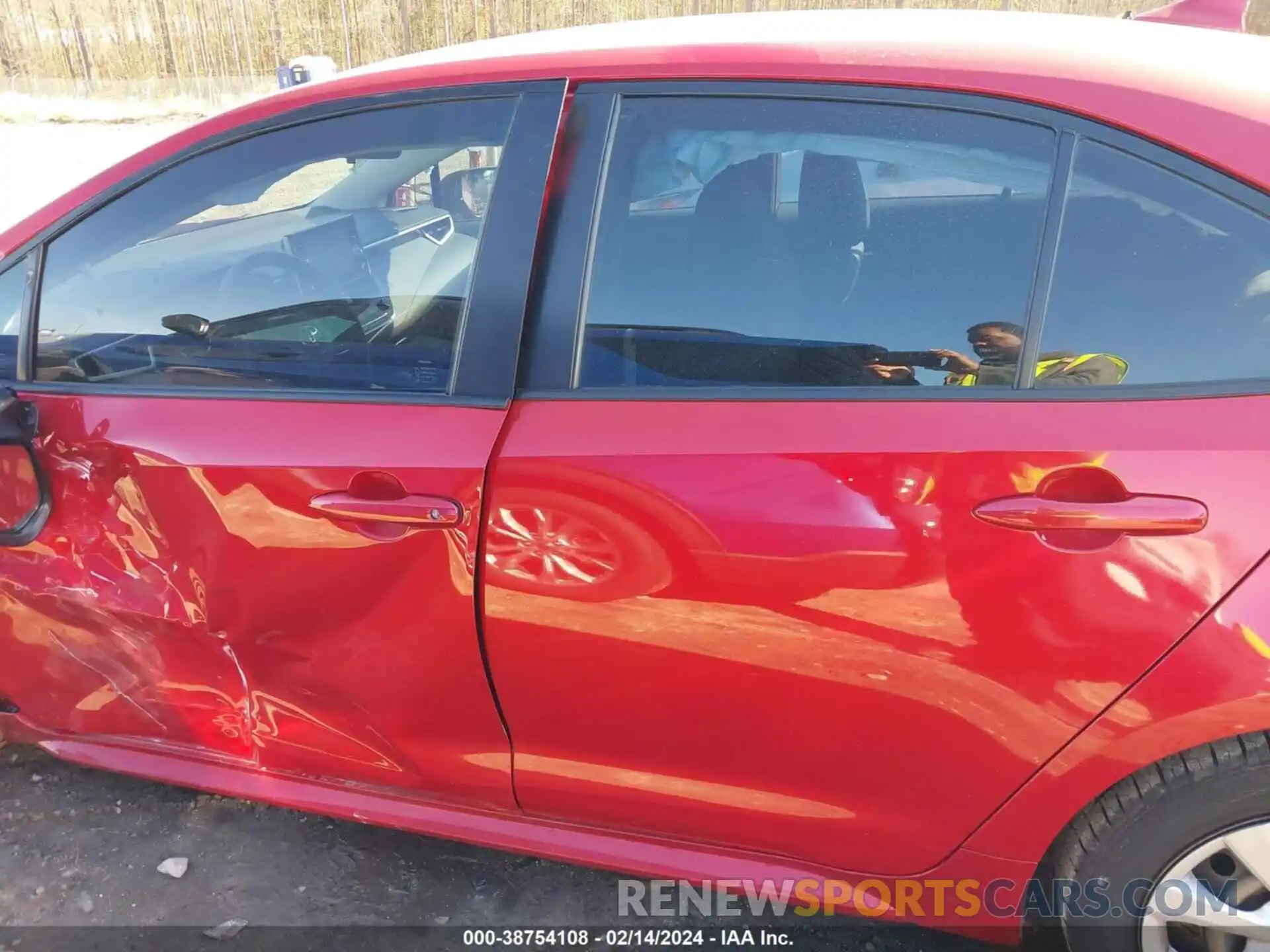 14 Photograph of a damaged car JTDEPRAE6LJ098191 TOYOTA COROLLA 2020