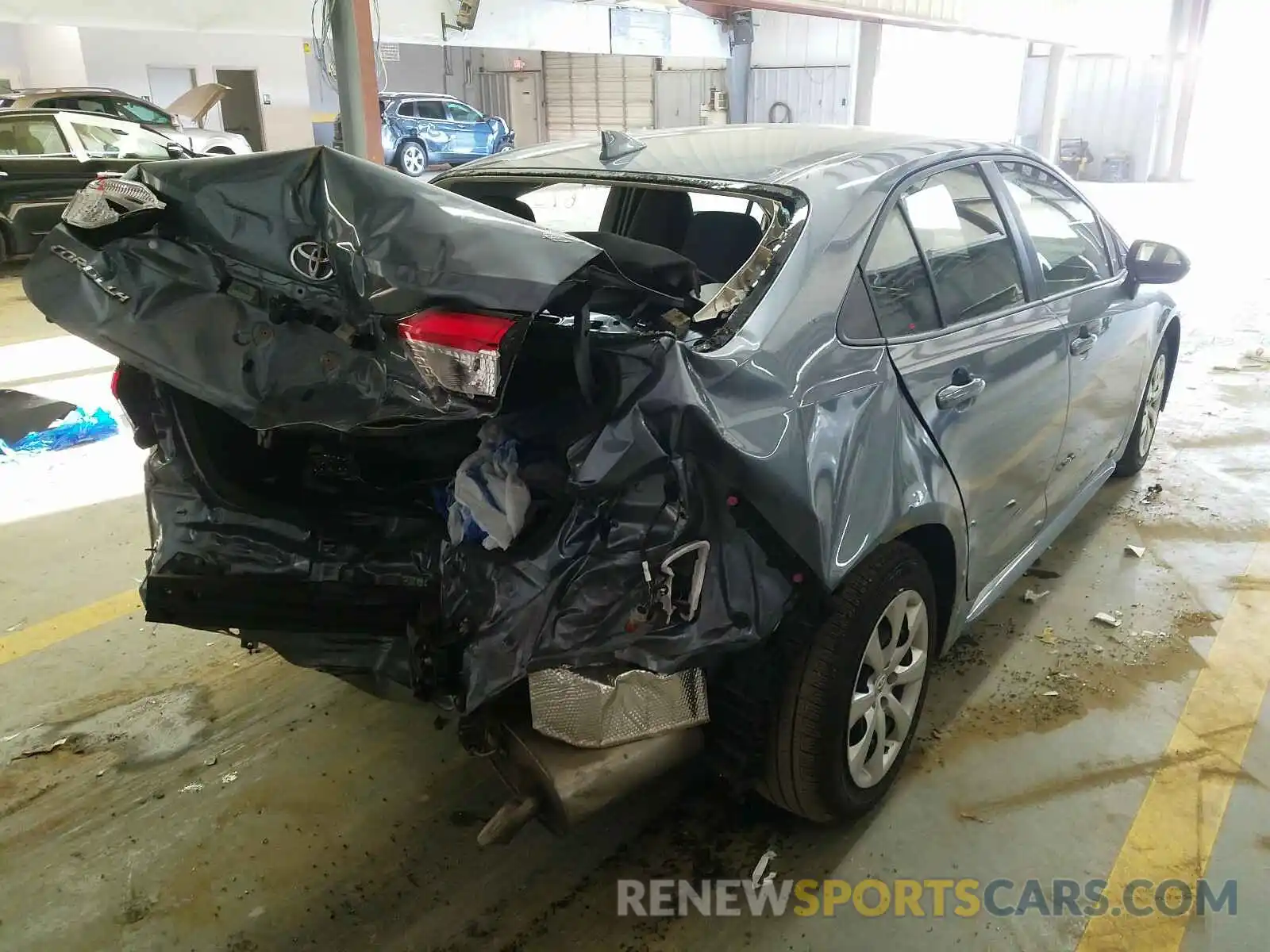 4 Photograph of a damaged car JTDEPRAE6LJ102434 TOYOTA COROLLA 2020