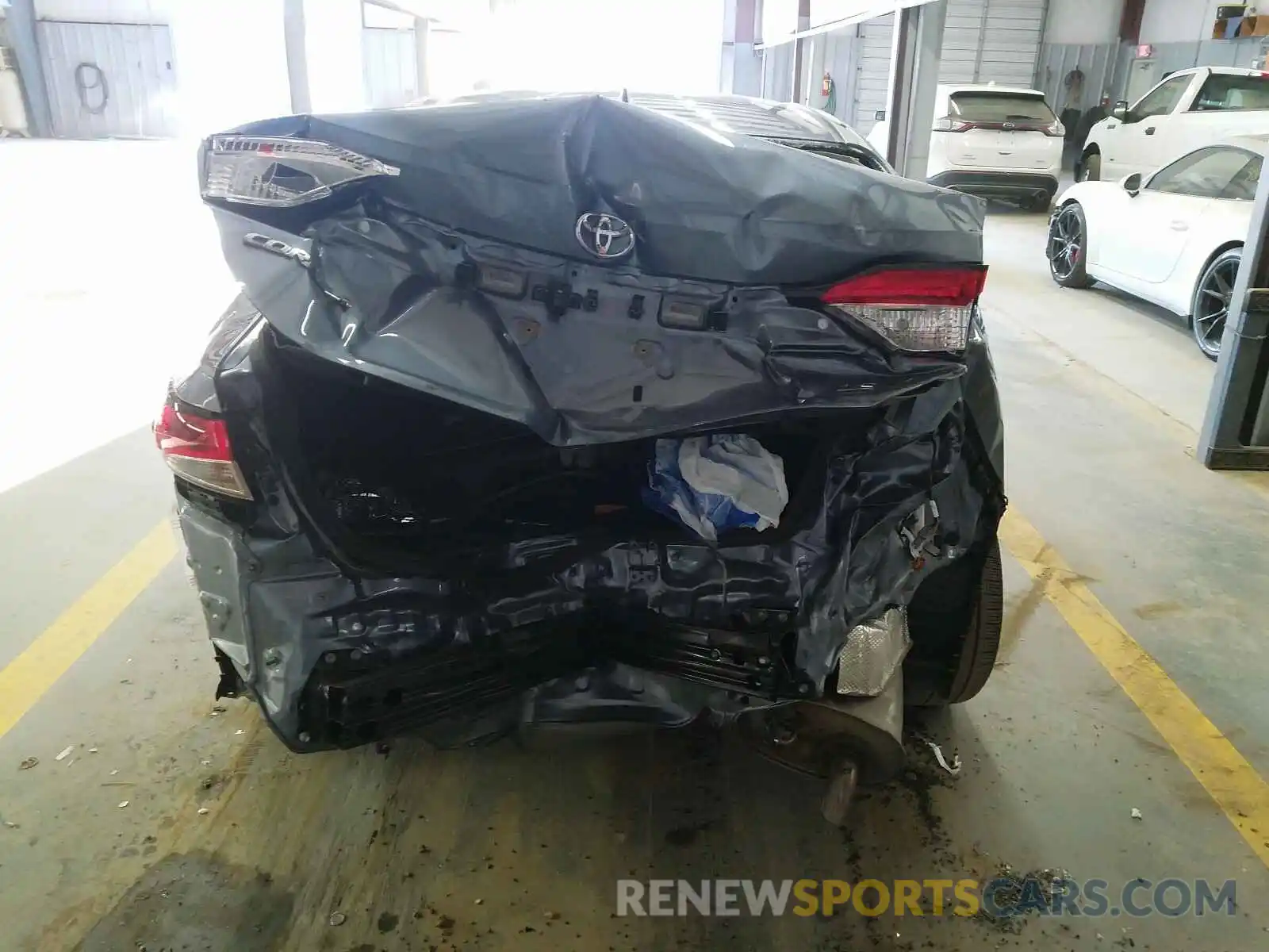 9 Photograph of a damaged car JTDEPRAE6LJ102434 TOYOTA COROLLA 2020