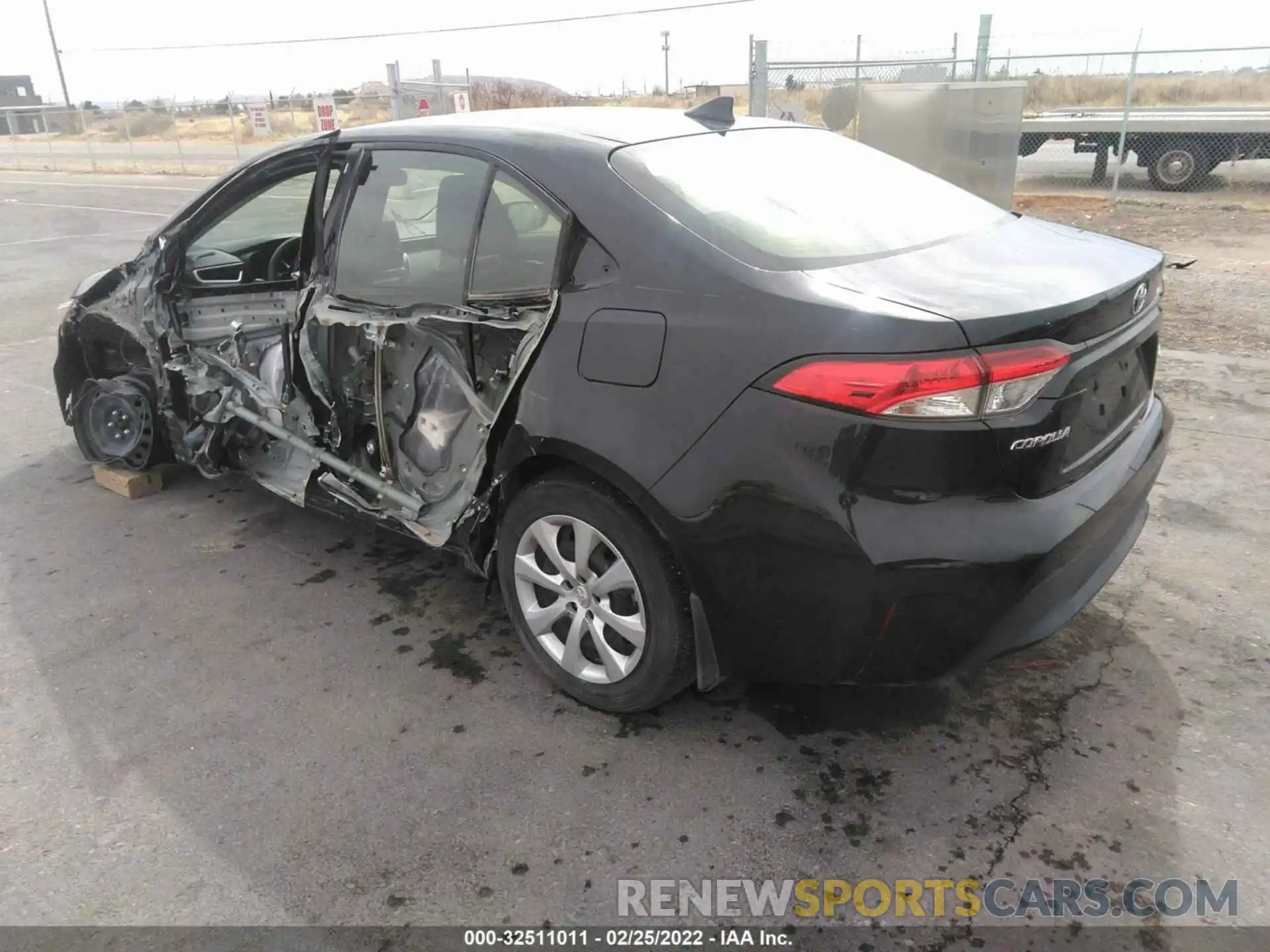 3 Photograph of a damaged car JTDEPRAE6LJ106399 TOYOTA COROLLA 2020