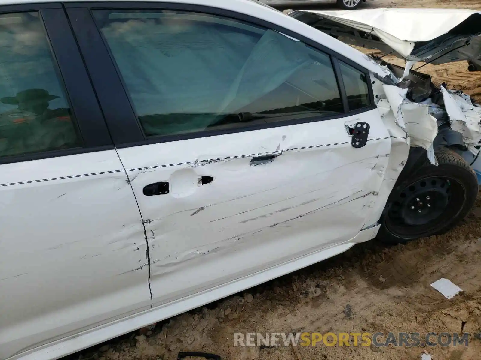 5 Photograph of a damaged car JTDEPRAE6LJ115426 TOYOTA COROLLA 2020