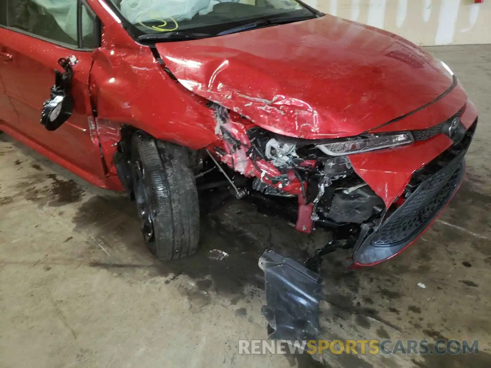 9 Photograph of a damaged car JTDEPRAE6LJ115927 TOYOTA COROLLA 2020