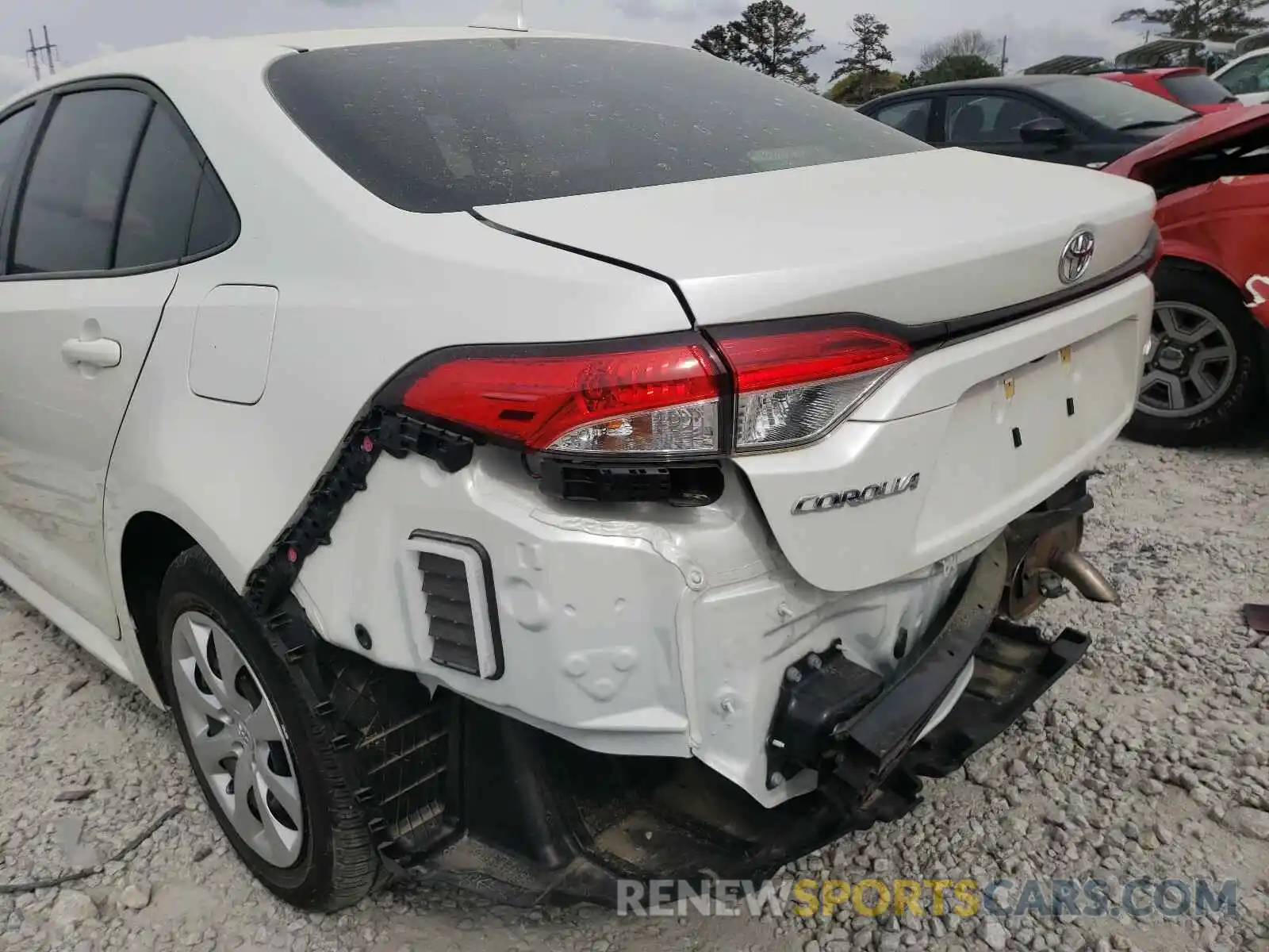 9 Photograph of a damaged car JTDEPRAE6LJ116432 TOYOTA COROLLA 2020