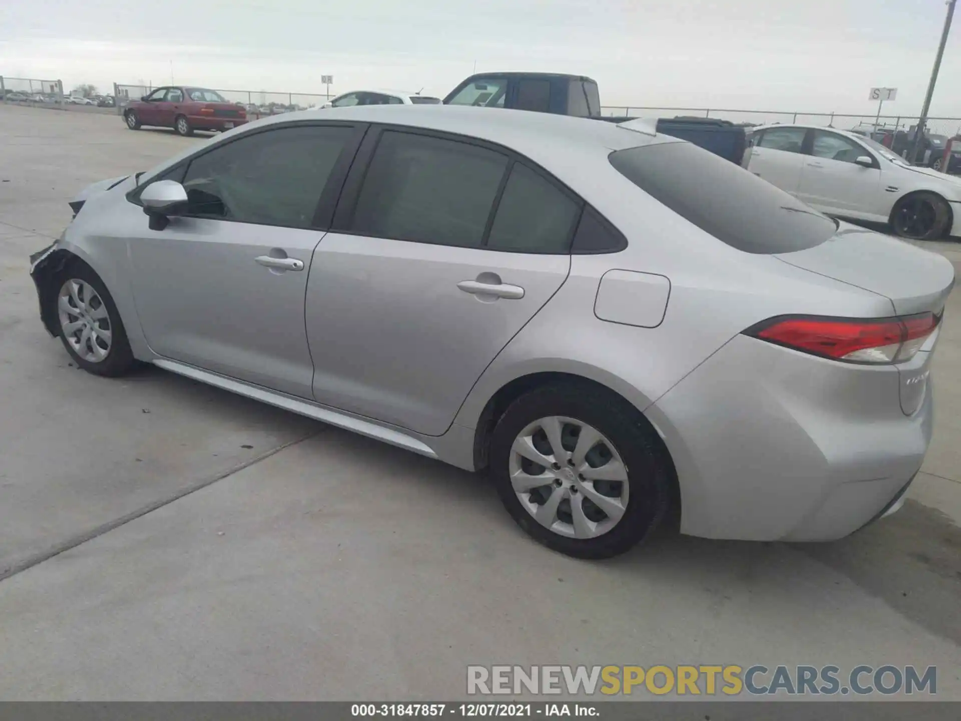 3 Photograph of a damaged car JTDEPRAE6LJ116835 TOYOTA COROLLA 2020