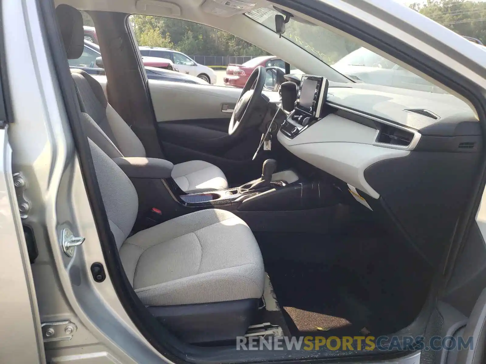 5 Photograph of a damaged car JTDEPRAE7LJ002889 TOYOTA COROLLA 2020