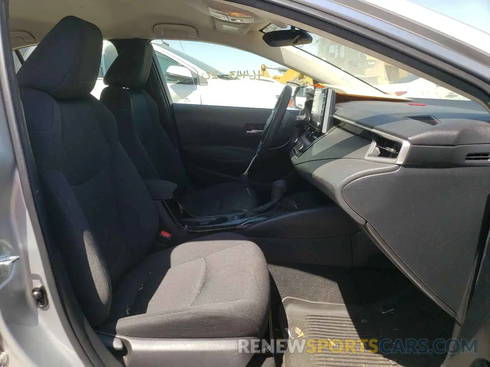 5 Photograph of a damaged car JTDEPRAE7LJ012919 TOYOTA COROLLA 2020