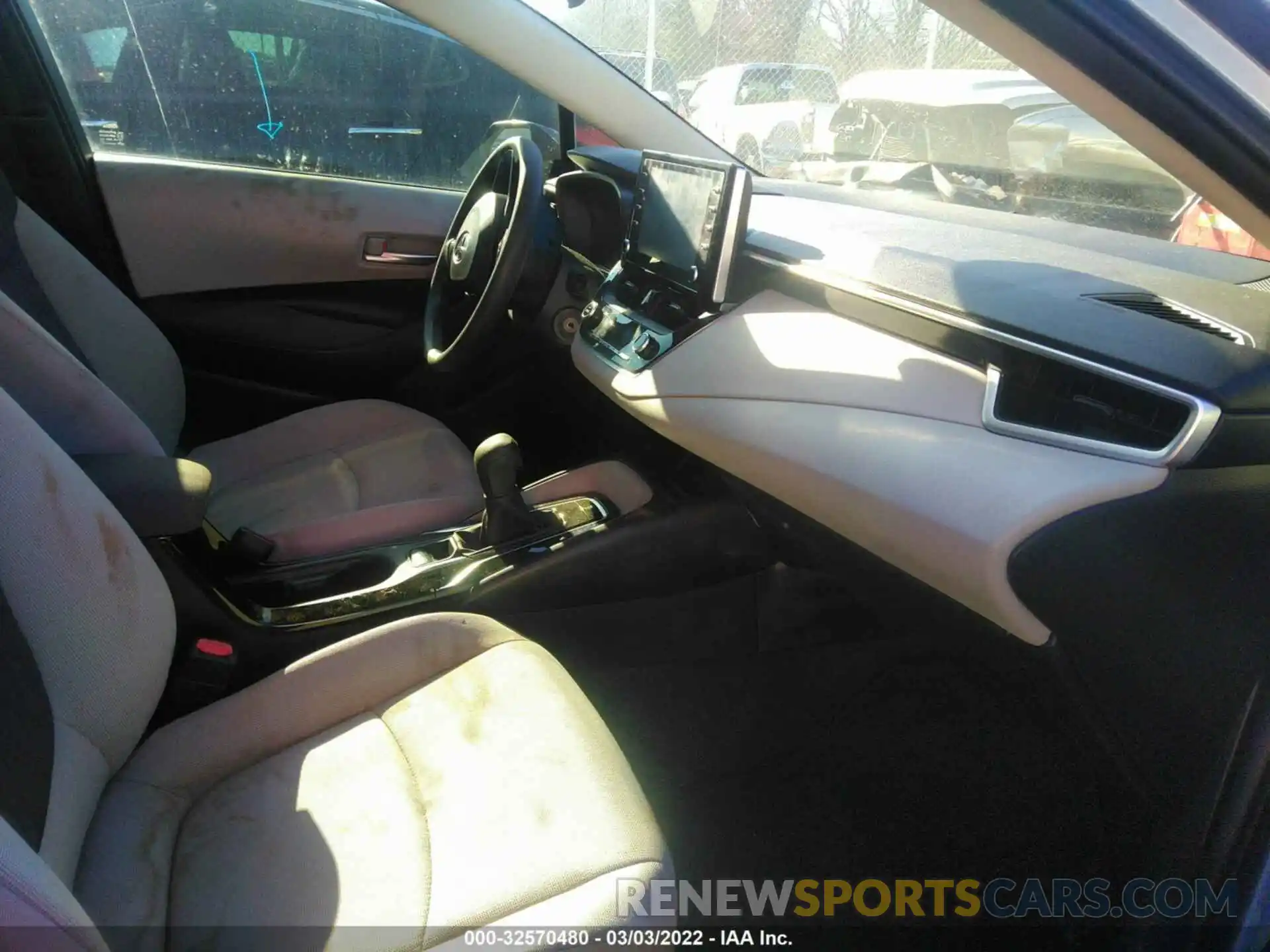 5 Photograph of a damaged car JTDEPRAE7LJ019093 TOYOTA COROLLA 2020