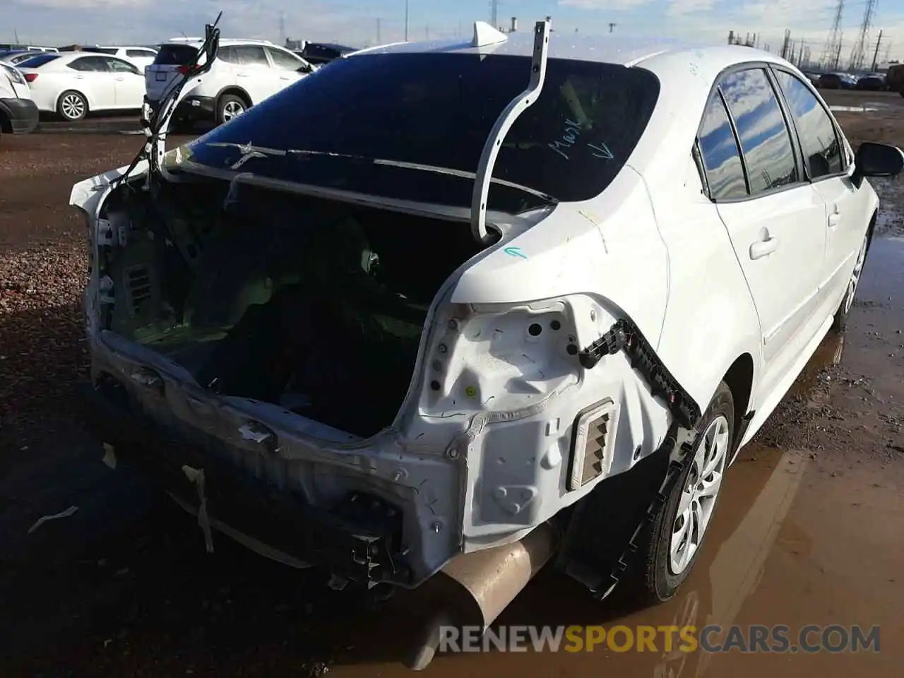 4 Photograph of a damaged car JTDEPRAE7LJ024021 TOYOTA COROLLA 2020