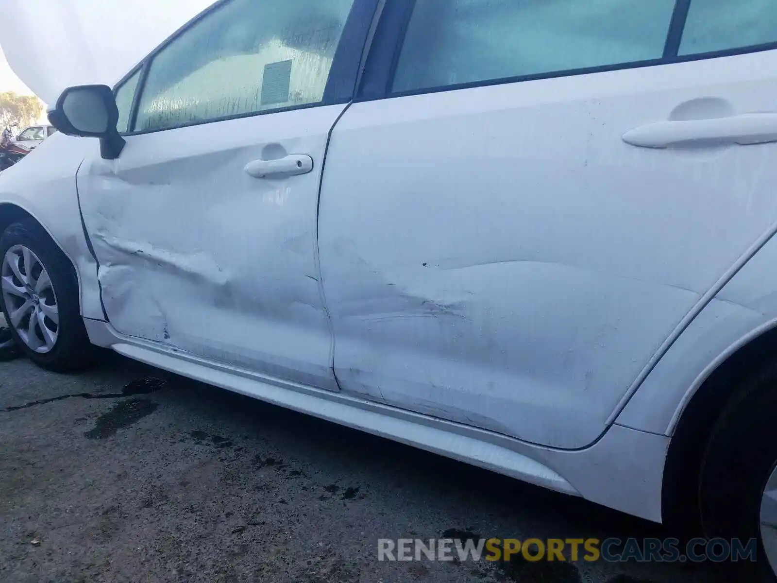 9 Photograph of a damaged car JTDEPRAE7LJ024942 TOYOTA COROLLA 2020