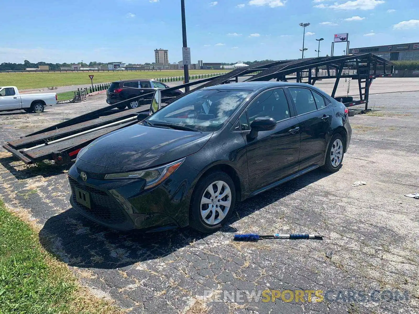 2 Photograph of a damaged car JTDEPRAE7LJ027243 TOYOTA COROLLA 2020