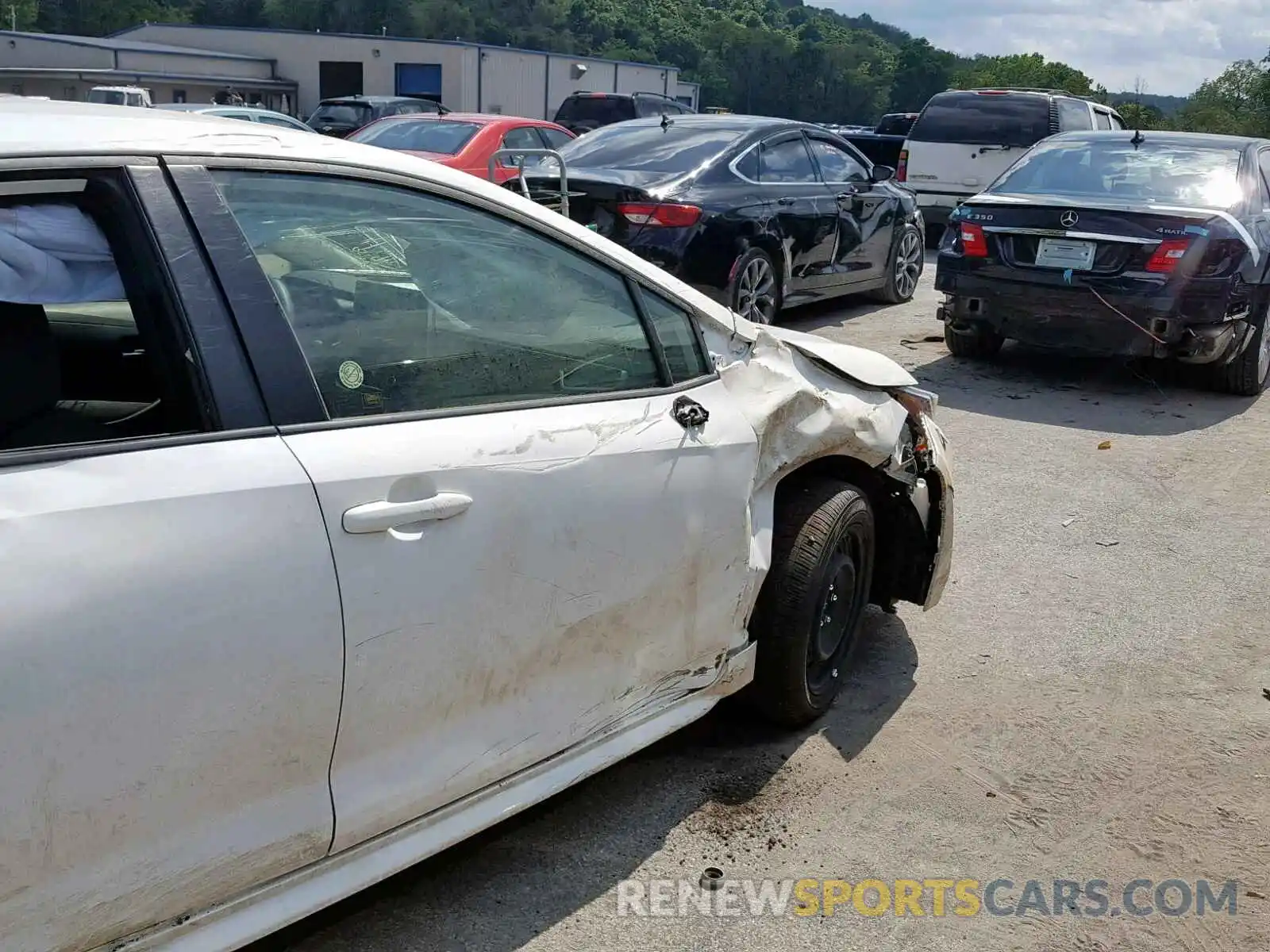 9 Photograph of a damaged car JTDEPRAE7LJ027405 TOYOTA COROLLA 2020