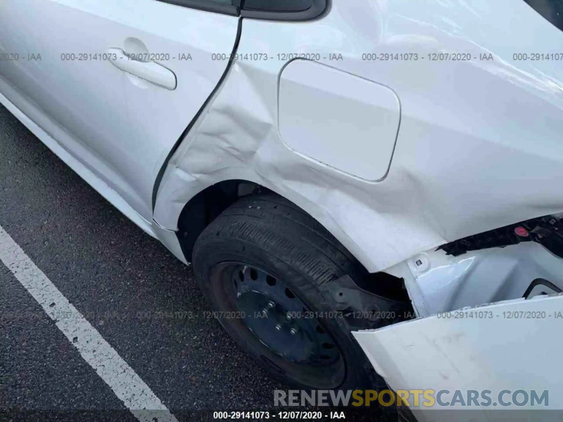 16 Photograph of a damaged car JTDEPRAE7LJ027467 TOYOTA COROLLA 2020