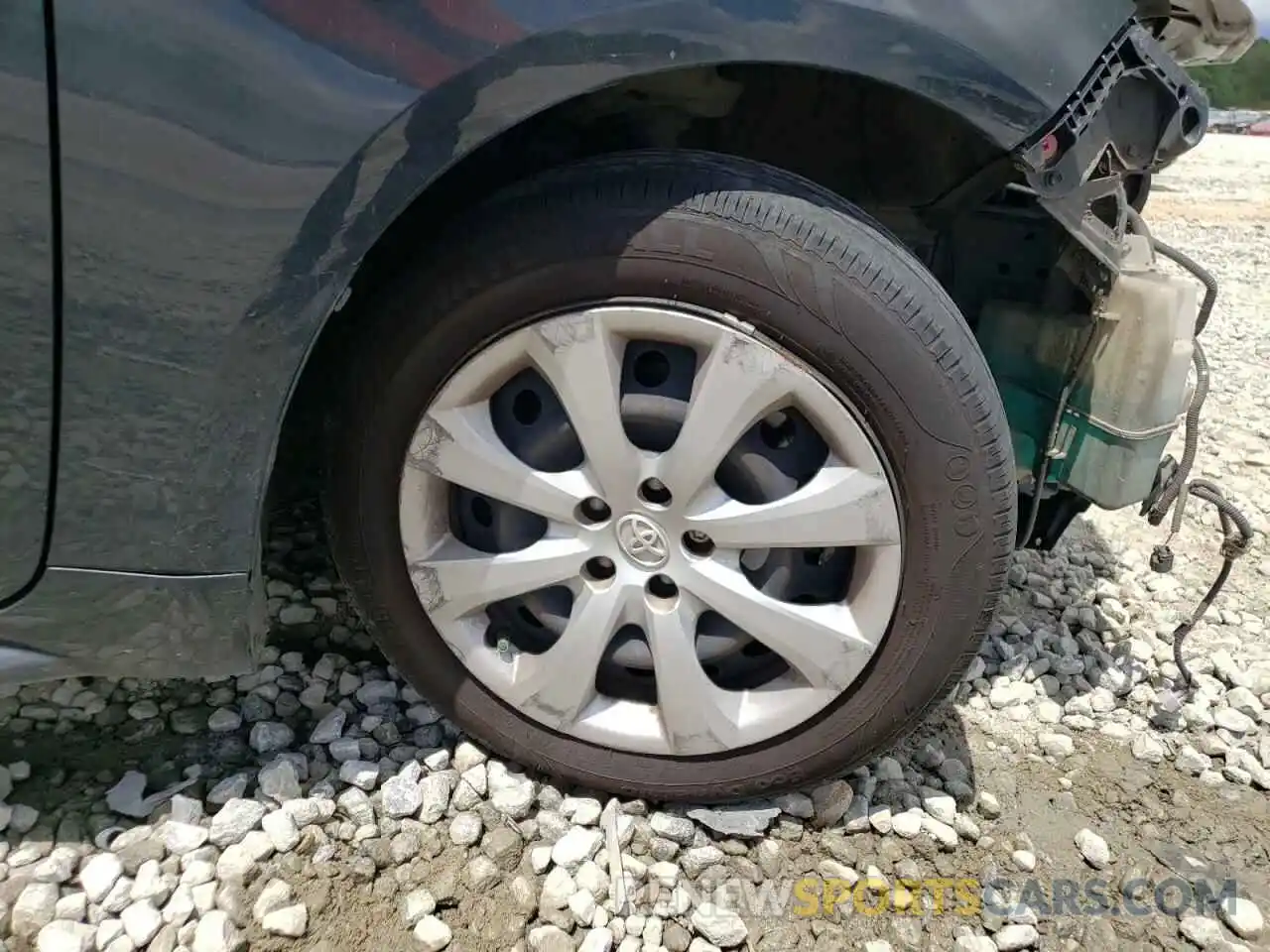 9 Photograph of a damaged car JTDEPRAE7LJ028604 TOYOTA COROLLA 2020