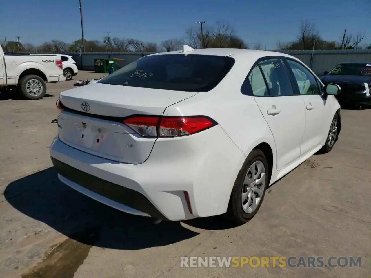 4 Photograph of a damaged car JTDEPRAE7LJ034497 TOYOTA COROLLA 2020