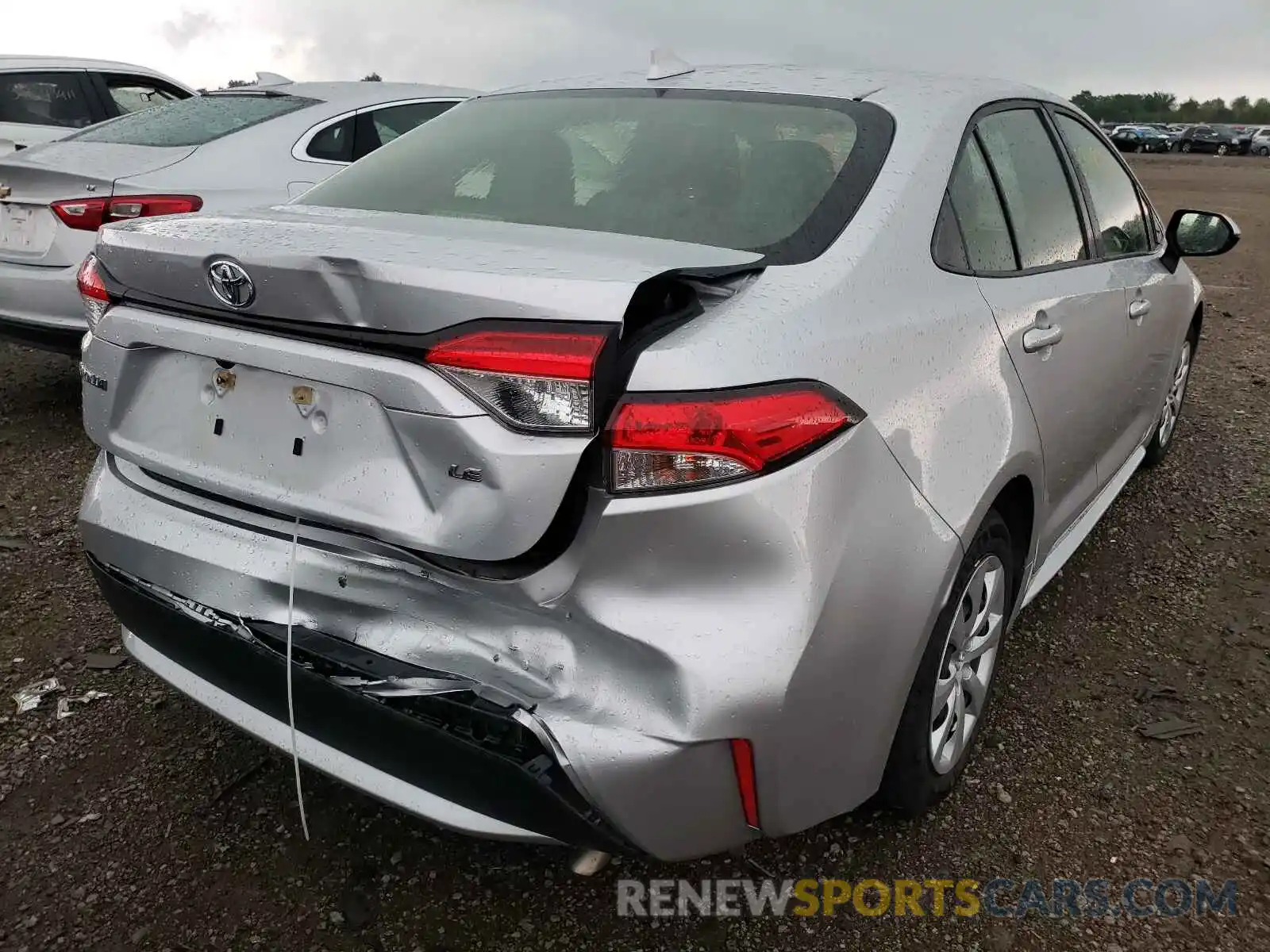 4 Photograph of a damaged car JTDEPRAE7LJ034869 TOYOTA COROLLA 2020