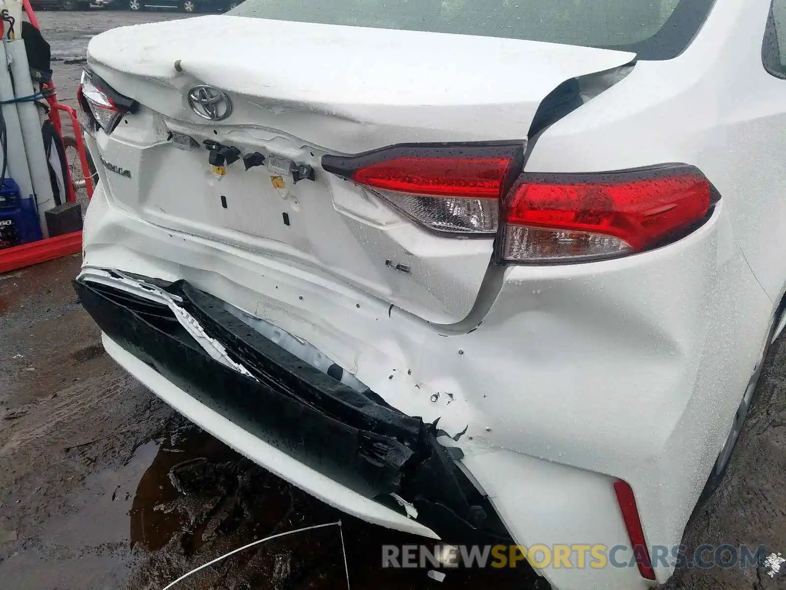 9 Photograph of a damaged car JTDEPRAE7LJ035892 TOYOTA COROLLA 2020