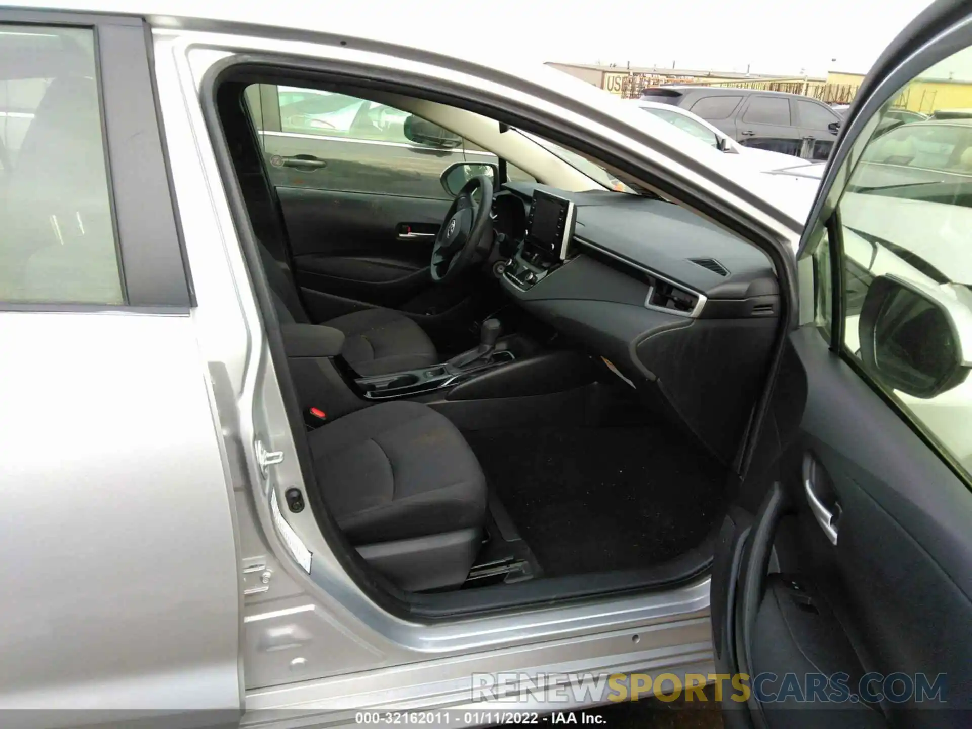 5 Photograph of a damaged car JTDEPRAE7LJ036511 TOYOTA COROLLA 2020