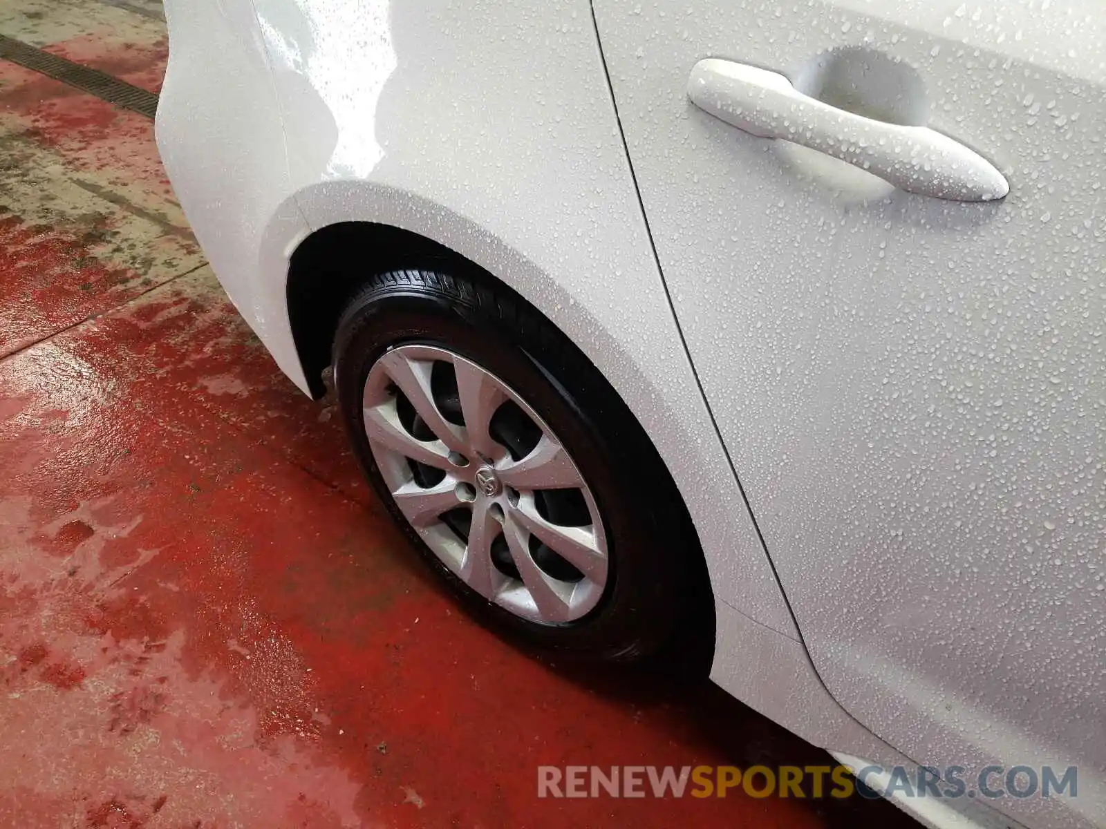 9 Photograph of a damaged car JTDEPRAE7LJ038789 TOYOTA COROLLA 2020