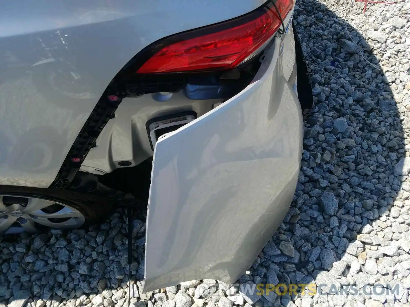 9 Фотография поврежденного автомобиля JTDEPRAE7LJ040056 TOYOTA COROLLA 2020