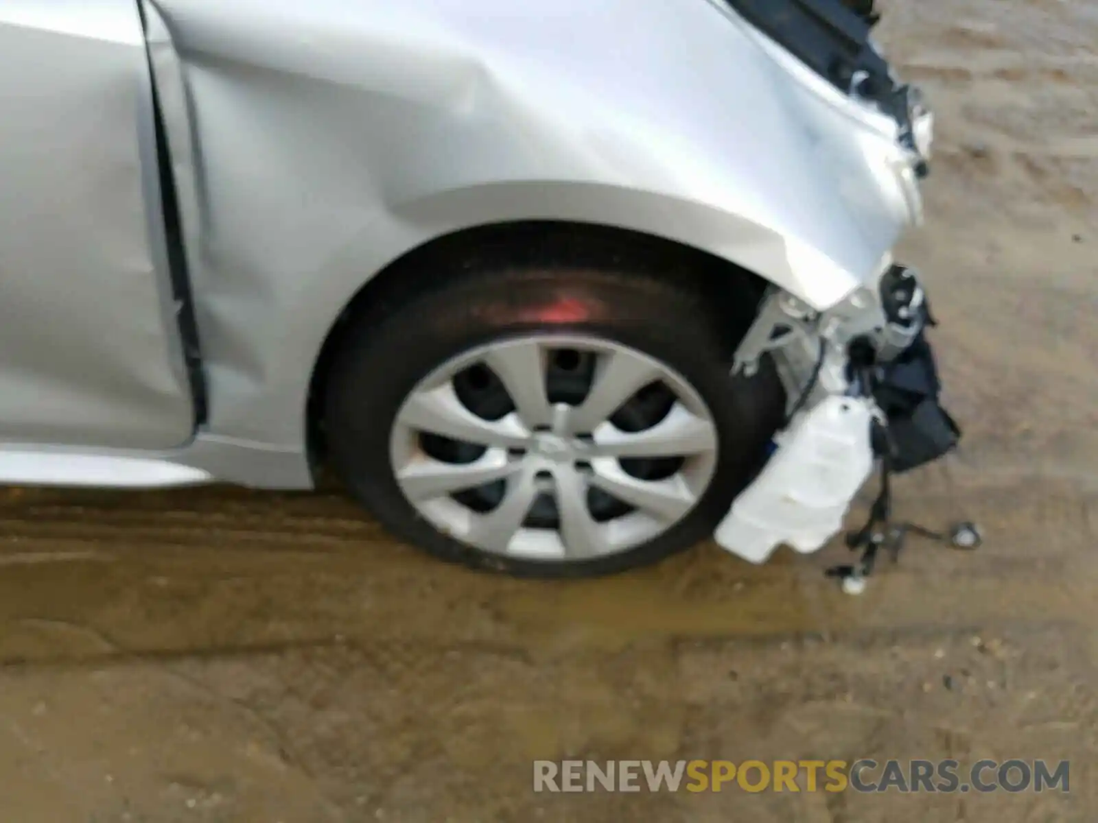 9 Photograph of a damaged car JTDEPRAE7LJ041403 TOYOTA COROLLA 2020