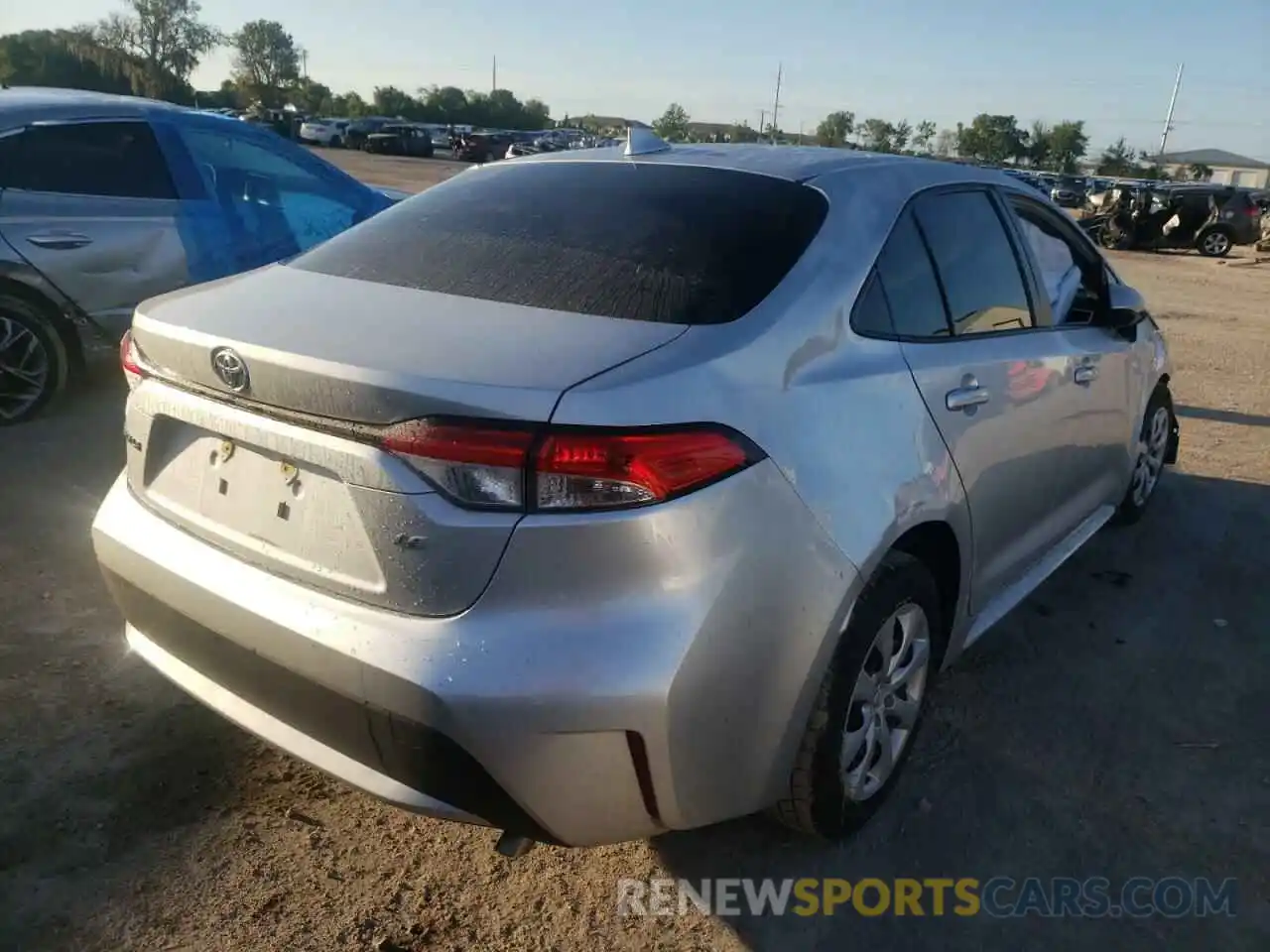 4 Photograph of a damaged car JTDEPRAE7LJ043104 TOYOTA COROLLA 2020