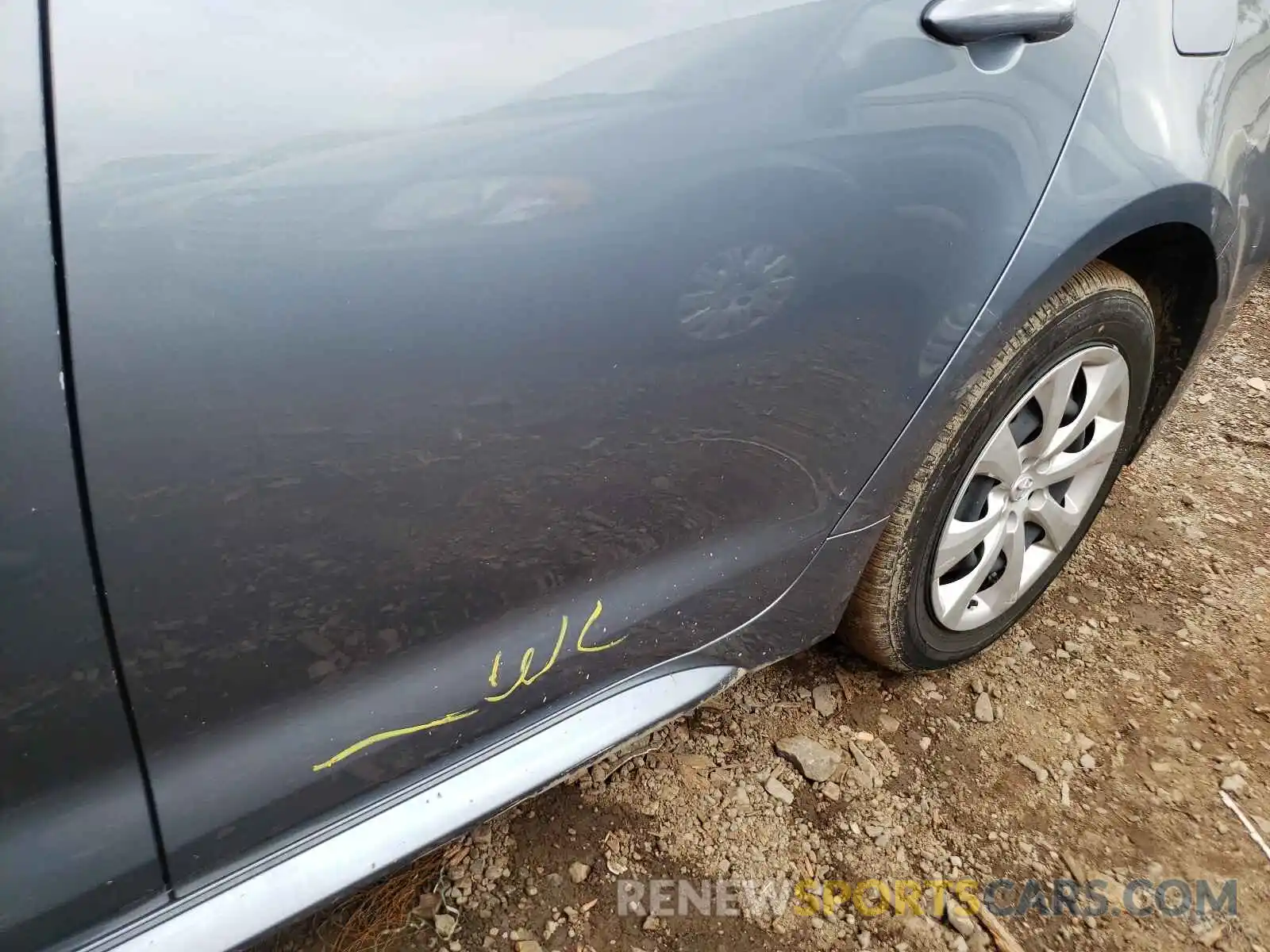 9 Photograph of a damaged car JTDEPRAE7LJ043927 TOYOTA COROLLA 2020