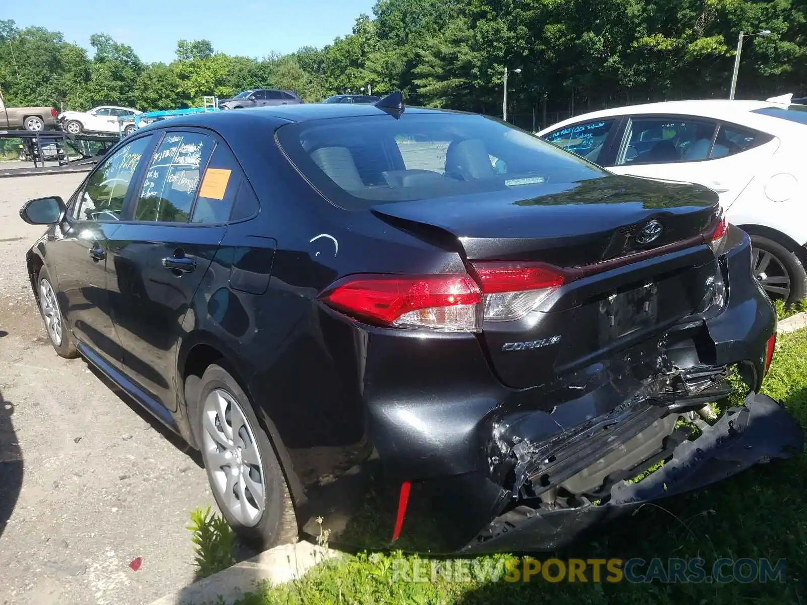 3 Photograph of a damaged car JTDEPRAE7LJ044737 TOYOTA COROLLA 2020