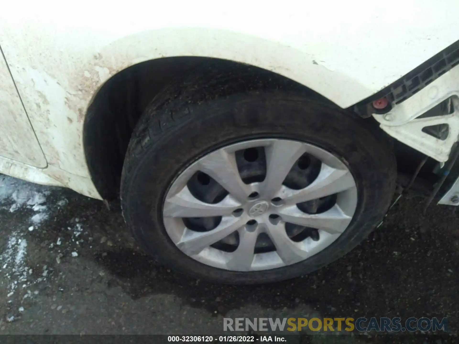 14 Photograph of a damaged car JTDEPRAE7LJ045077 TOYOTA COROLLA 2020