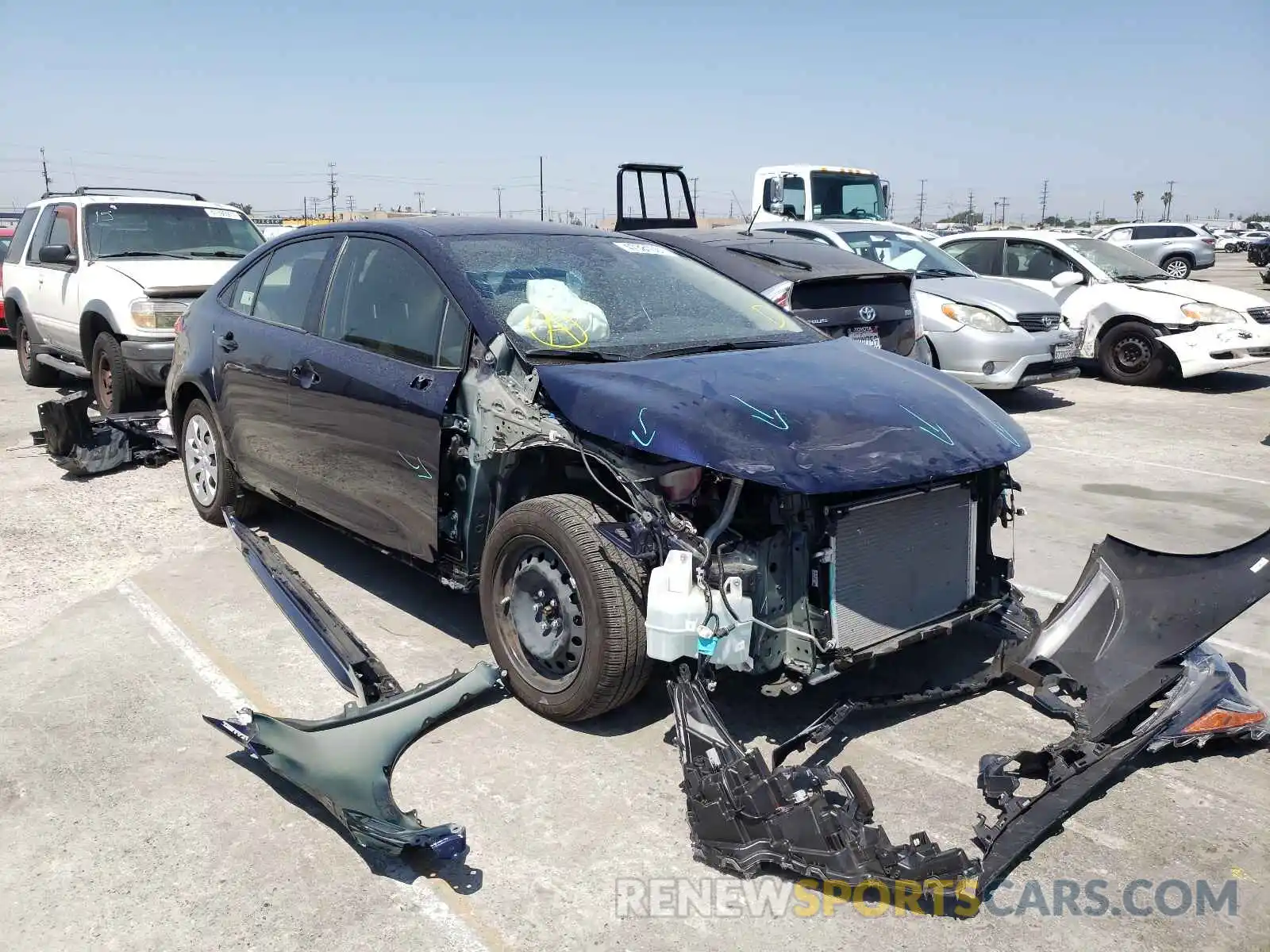 1 Photograph of a damaged car JTDEPRAE7LJ050943 TOYOTA COROLLA 2020